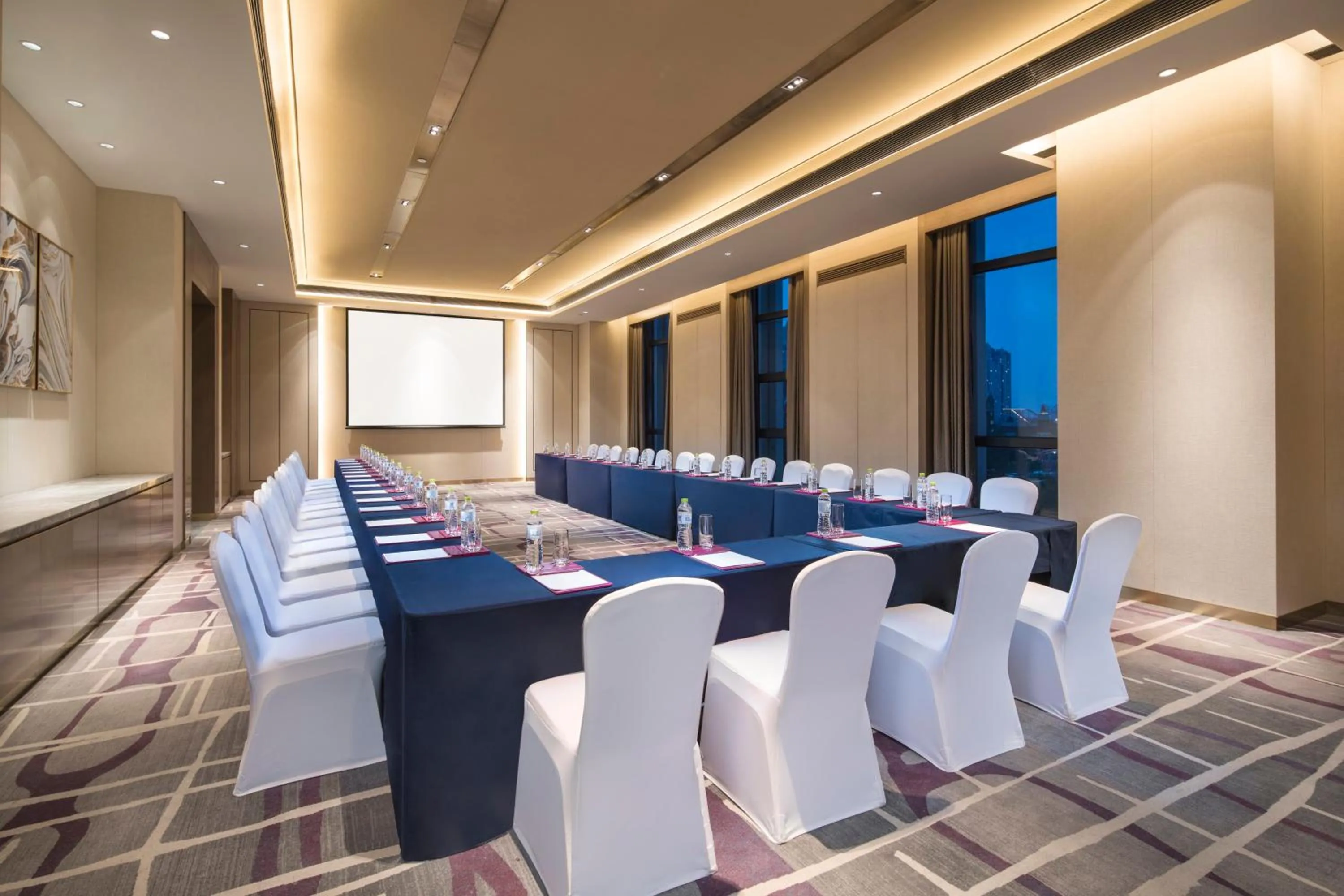 Meeting/conference room in Crowne Plaza Harbin Songbei by IHG