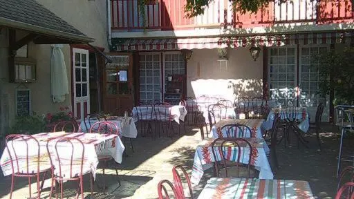 Restaurant/places to eat in Logis L'Auberge Basque