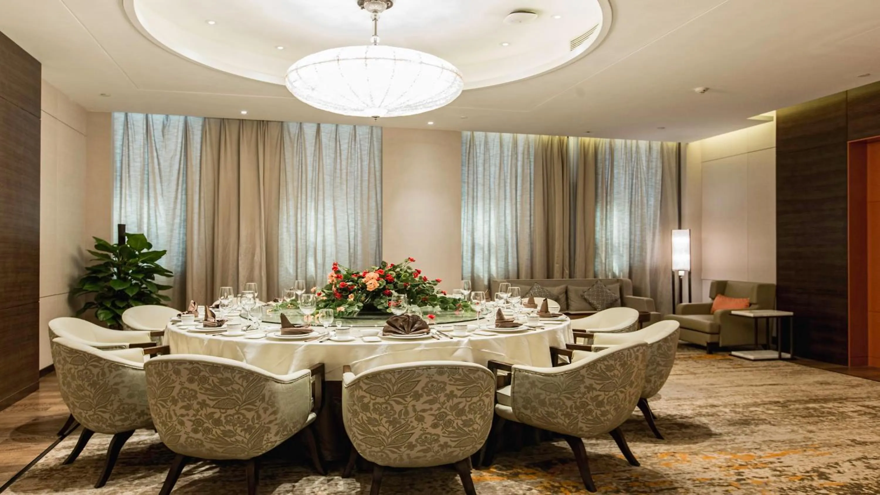 Restaurant/places to eat in Holiday Inn Baoji Central by IHG