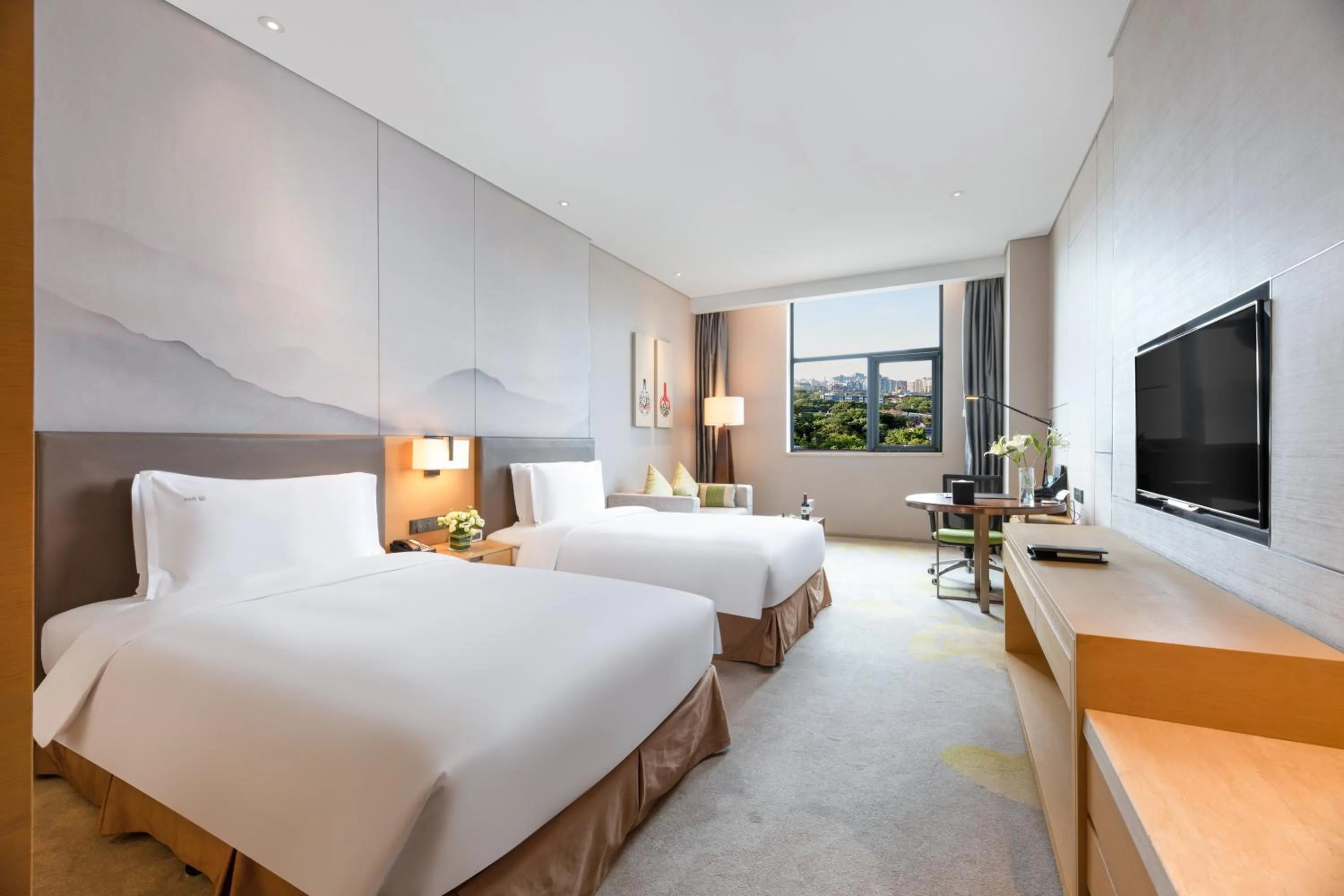 Photo of the whole room, Bed in Holiday Inn Baoji Central by IHG