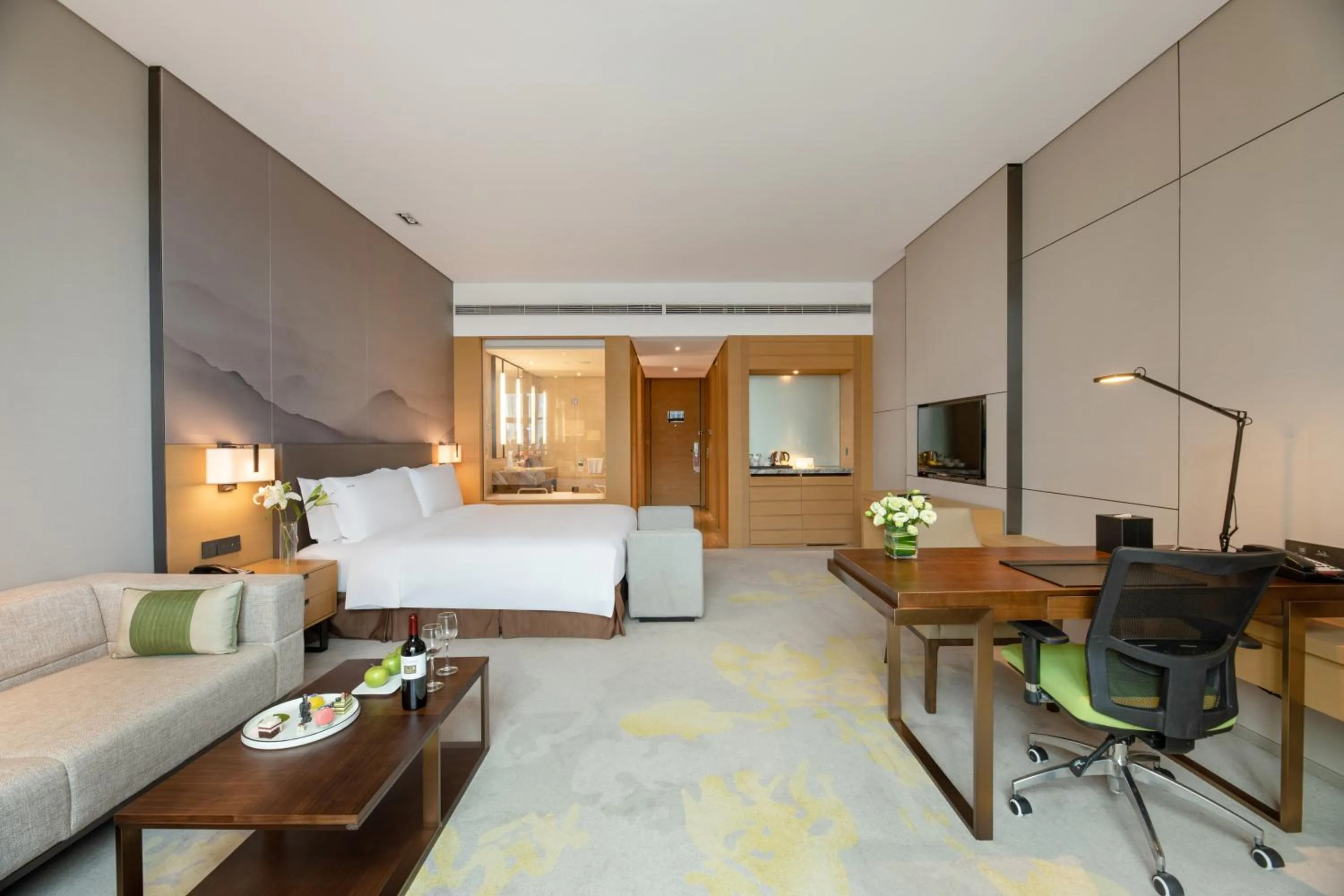Standard King Room - High Floor in Holiday Inn Baoji Central by IHG