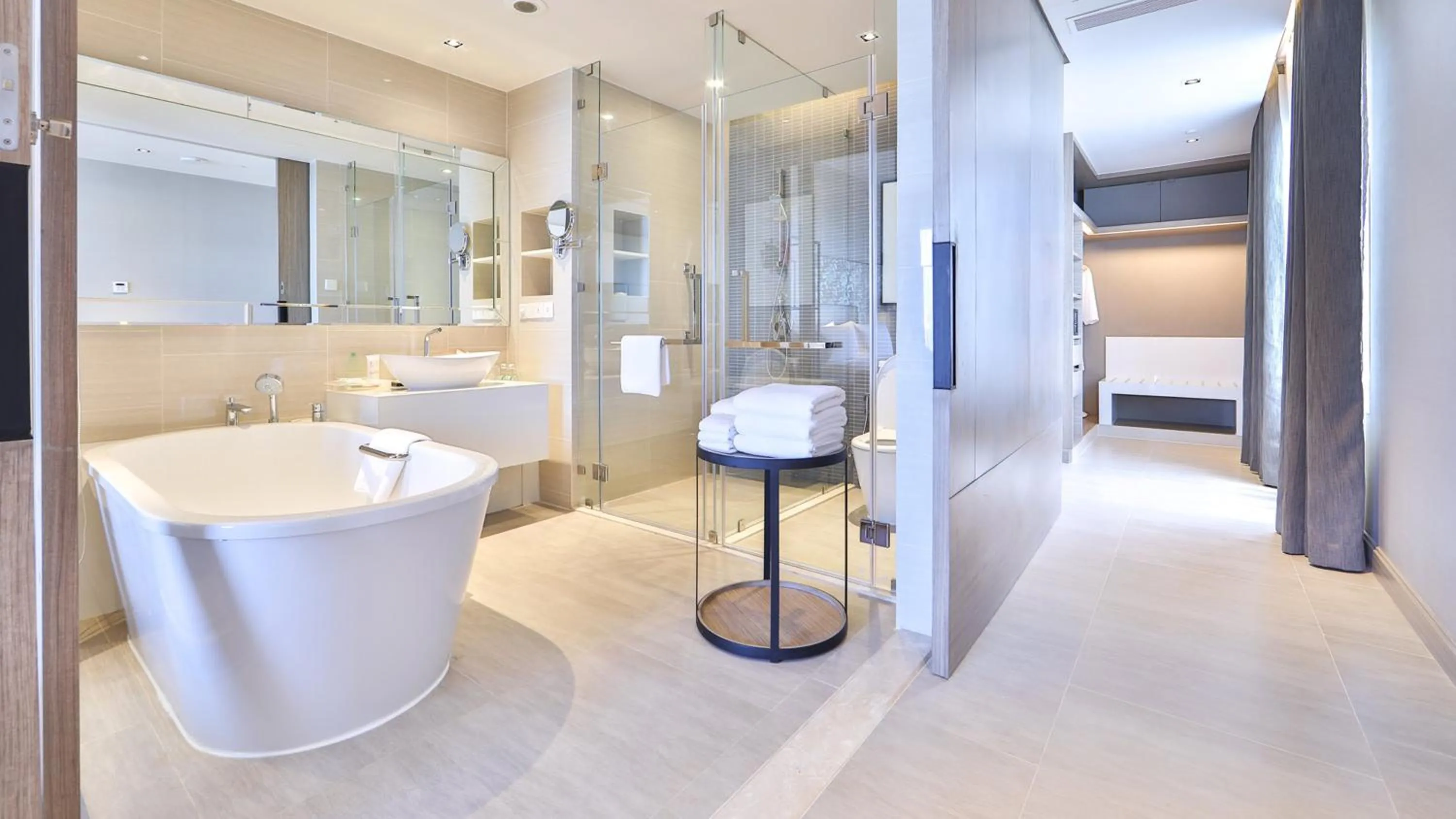 Photo of the whole room in Holiday Inn & Suites Rayong City Centre by IHG