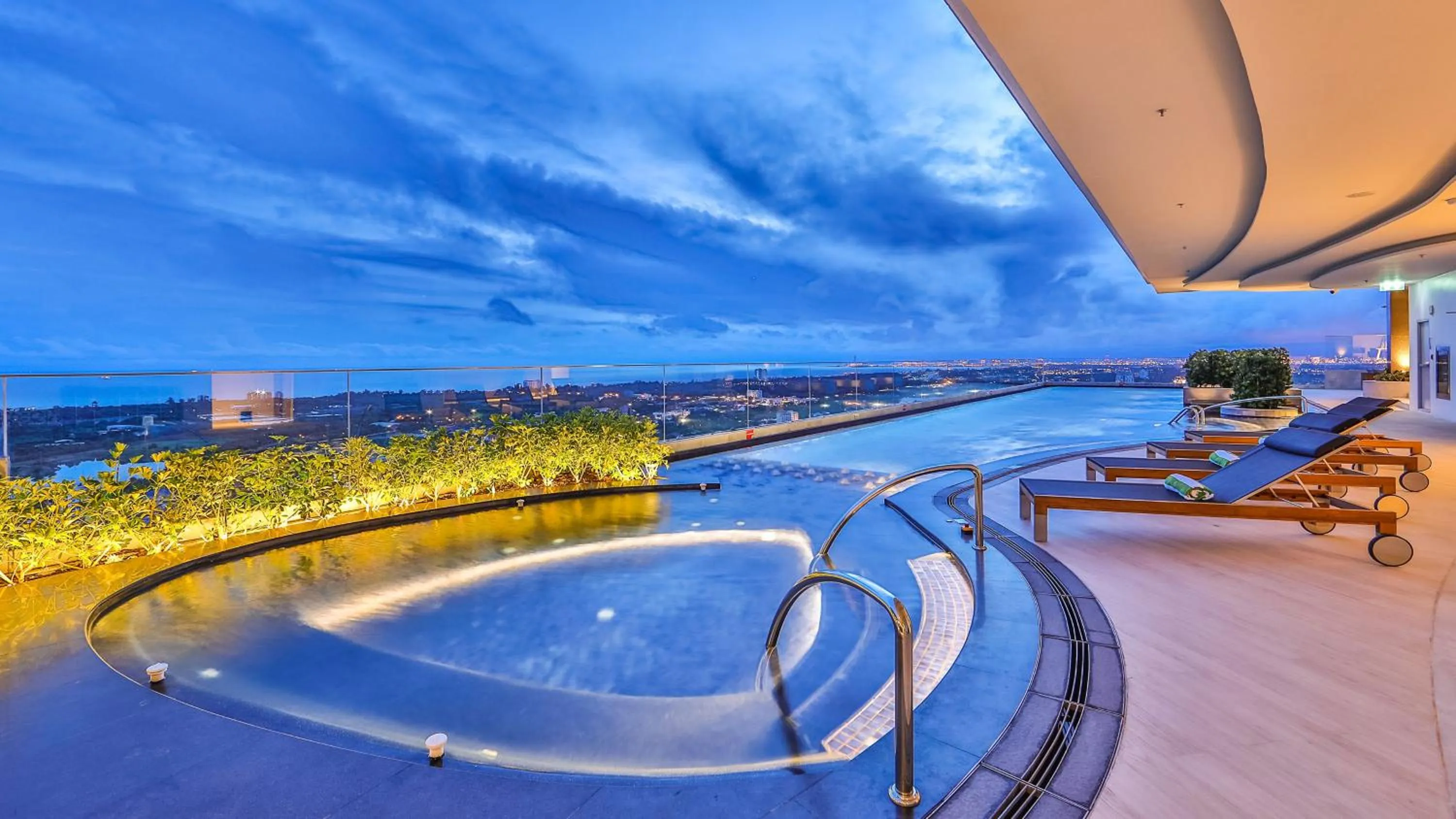 Property building in Holiday Inn & Suites Rayong City Centre by IHG