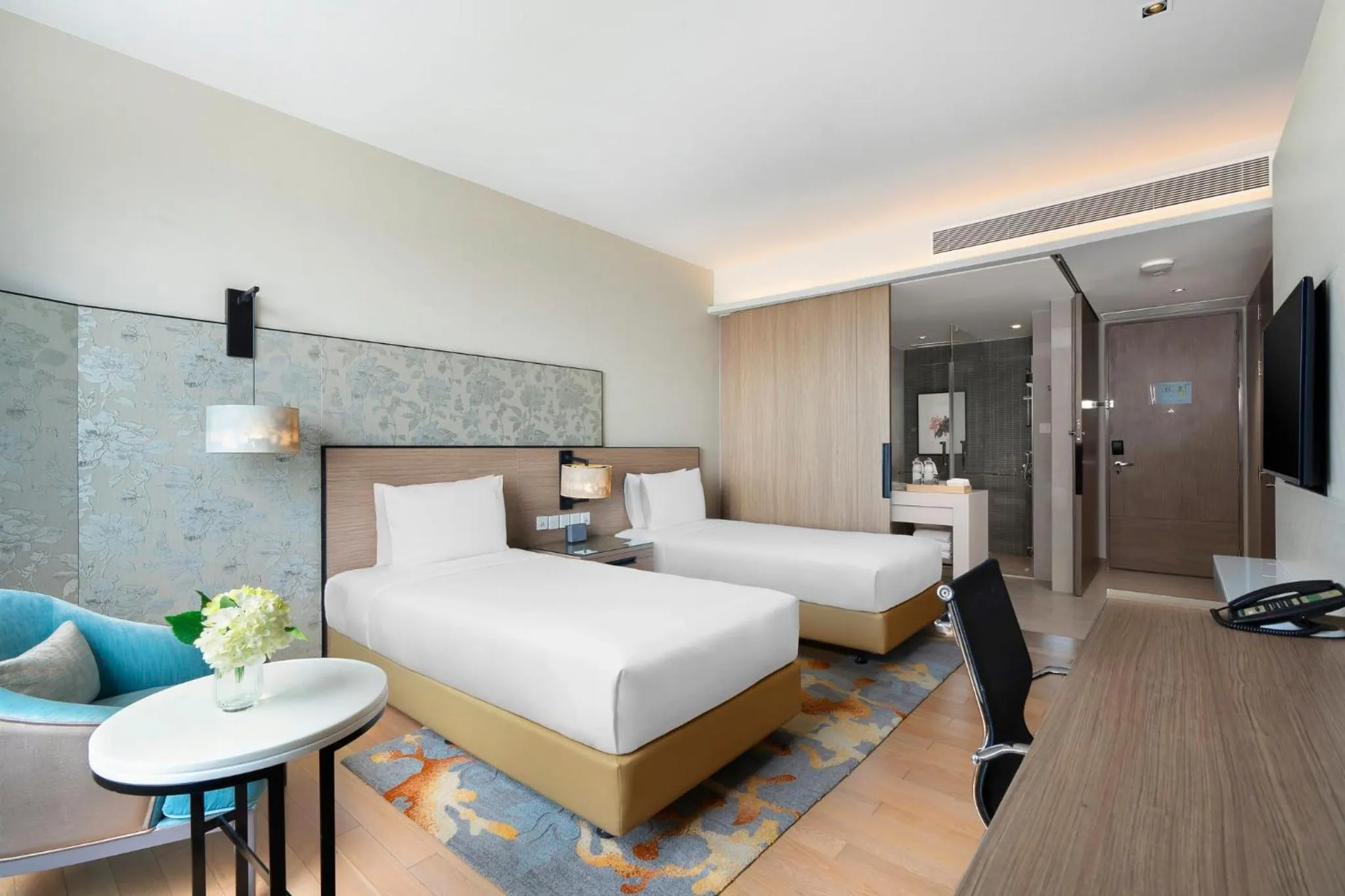 Photo of the whole room, Bed in Holiday Inn & Suites Rayong City Centre by IHG