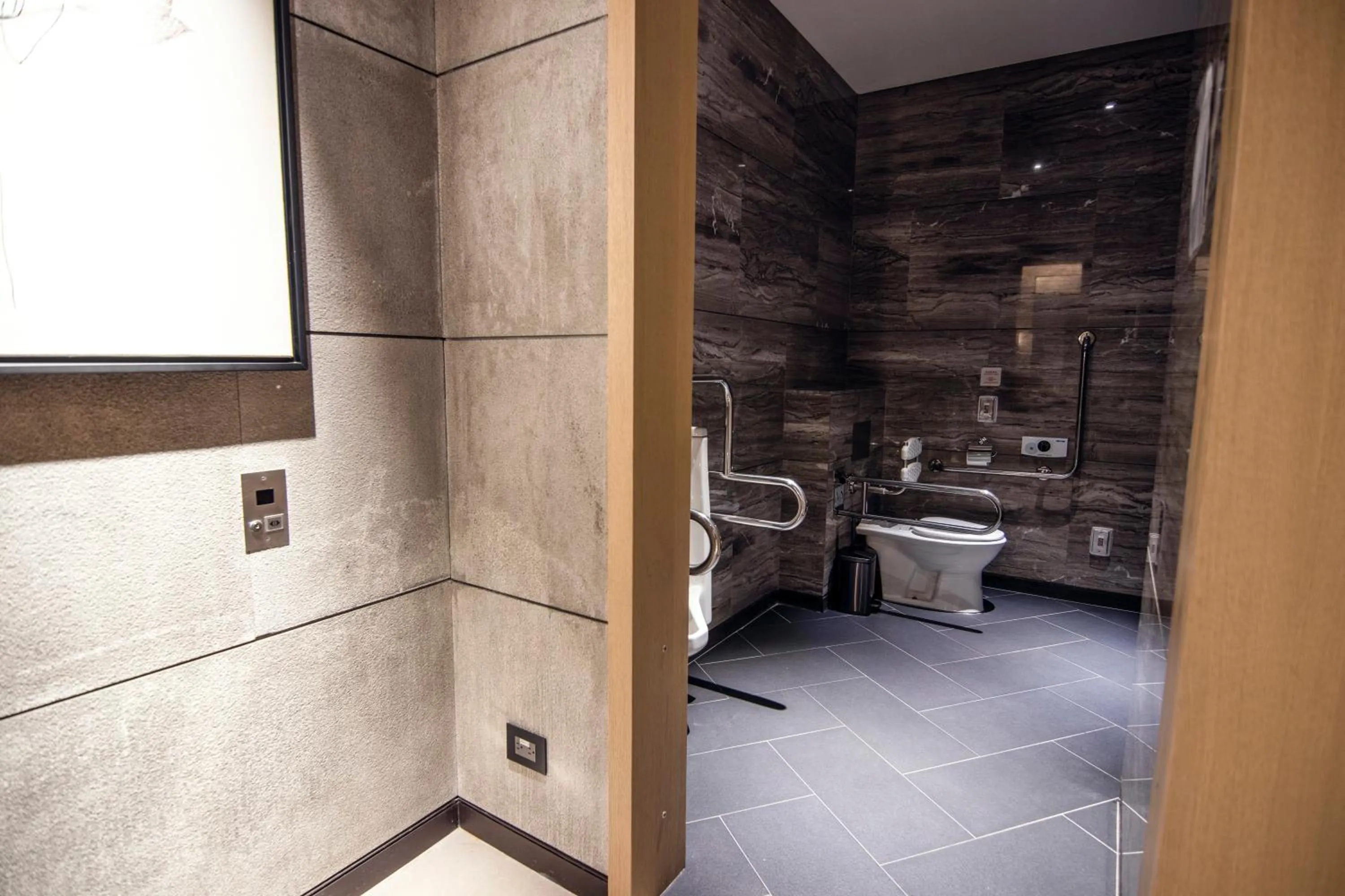 Lobby or reception in Crowne Plaza Tainan by IHG