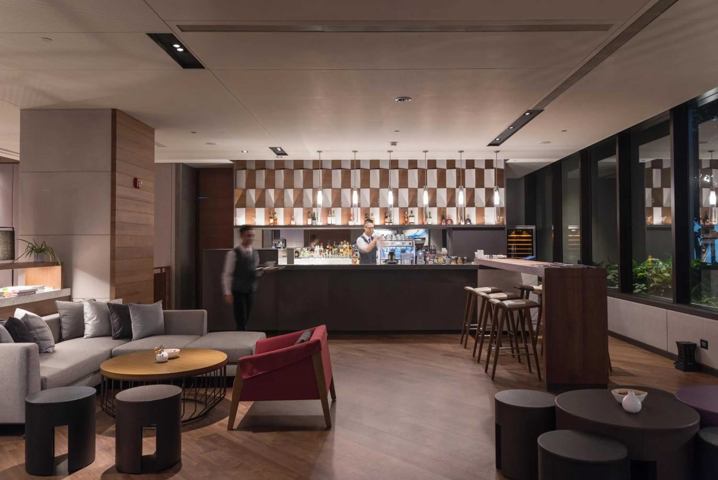 Lounge or bar in Crowne Plaza Tainan by IHG