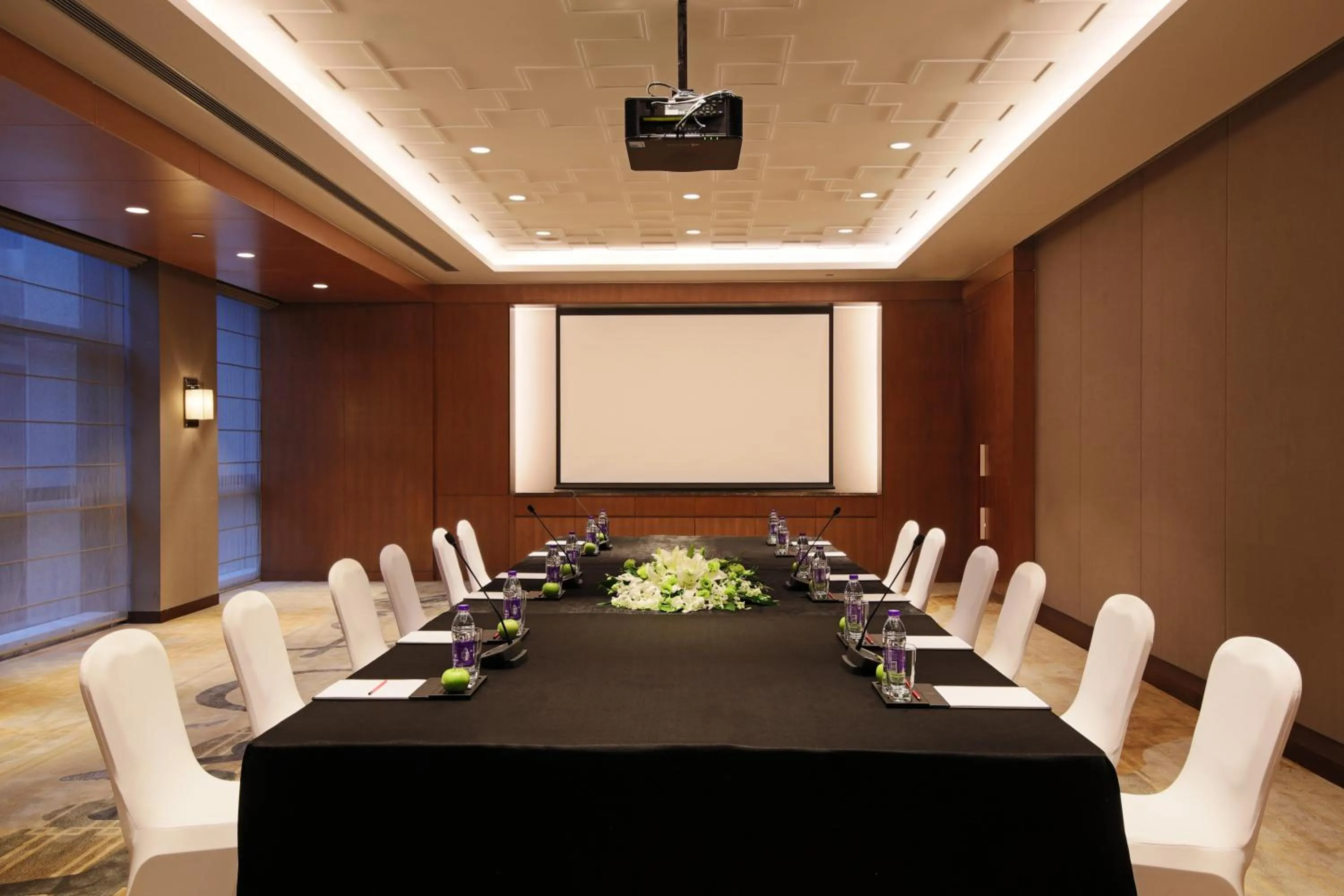 Meeting/conference room in HUALUXE Wuxi Taihu