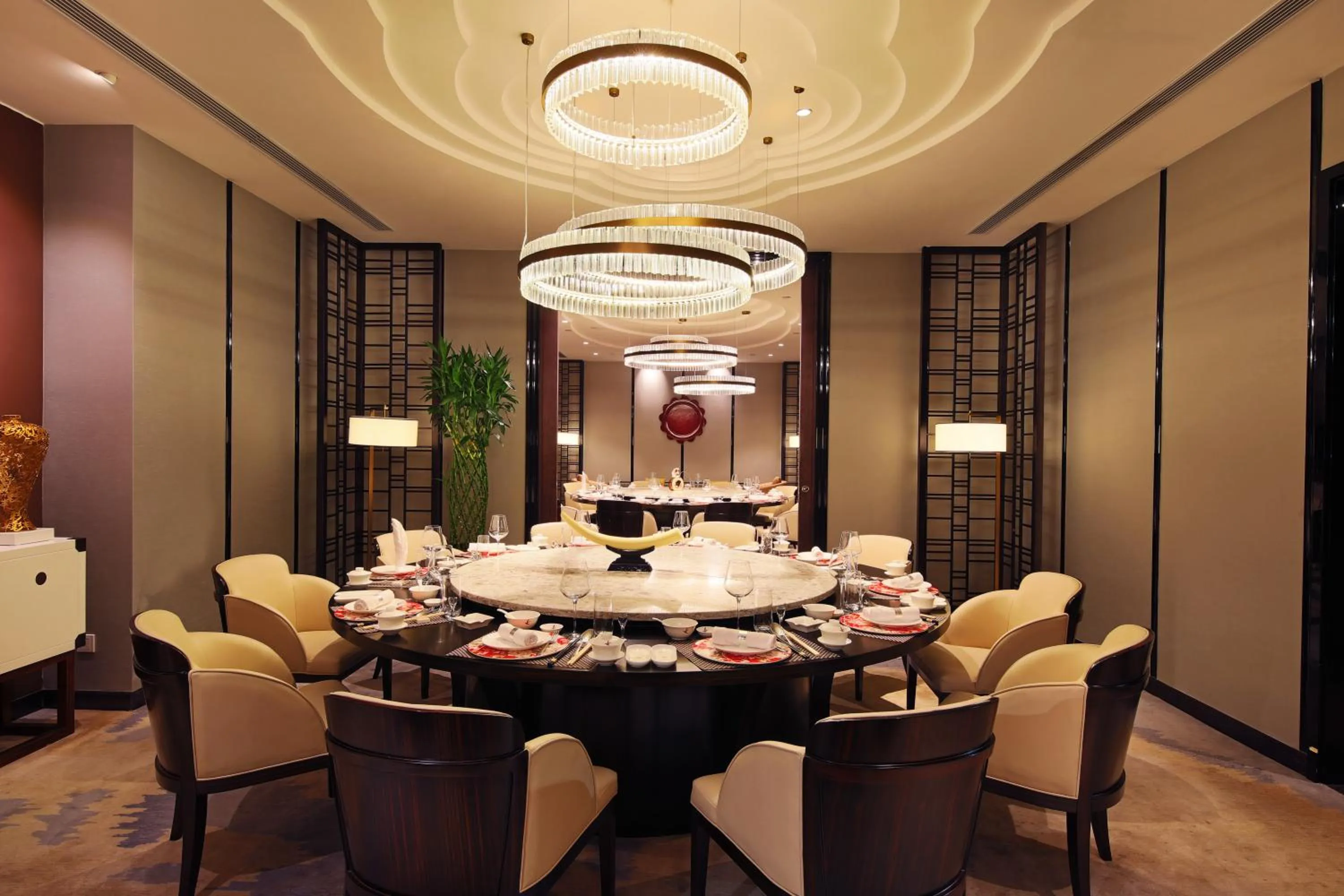 Restaurant/places to eat in HUALUXE Wuxi Taihu