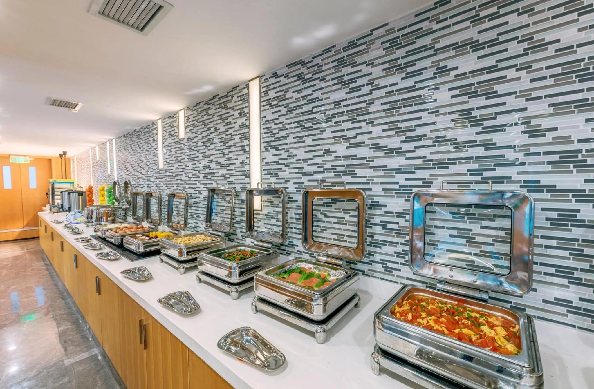 Restaurant/places to eat in Holiday Inn Express Chengdu Airport Zone Shuangliu International Airport