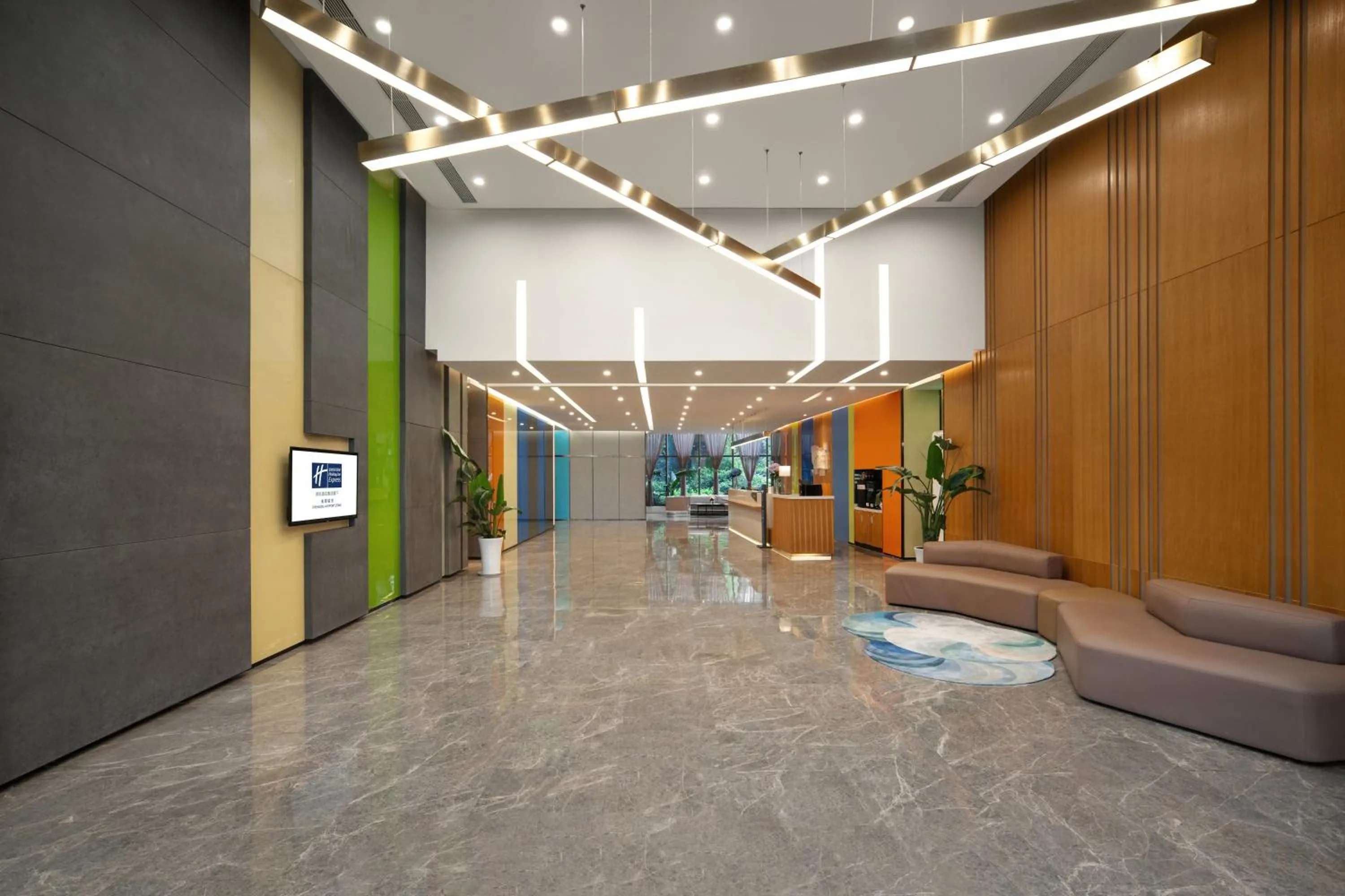 Lobby or reception in Holiday Inn Express Chengdu Airport Zone Shuangliu International Airport