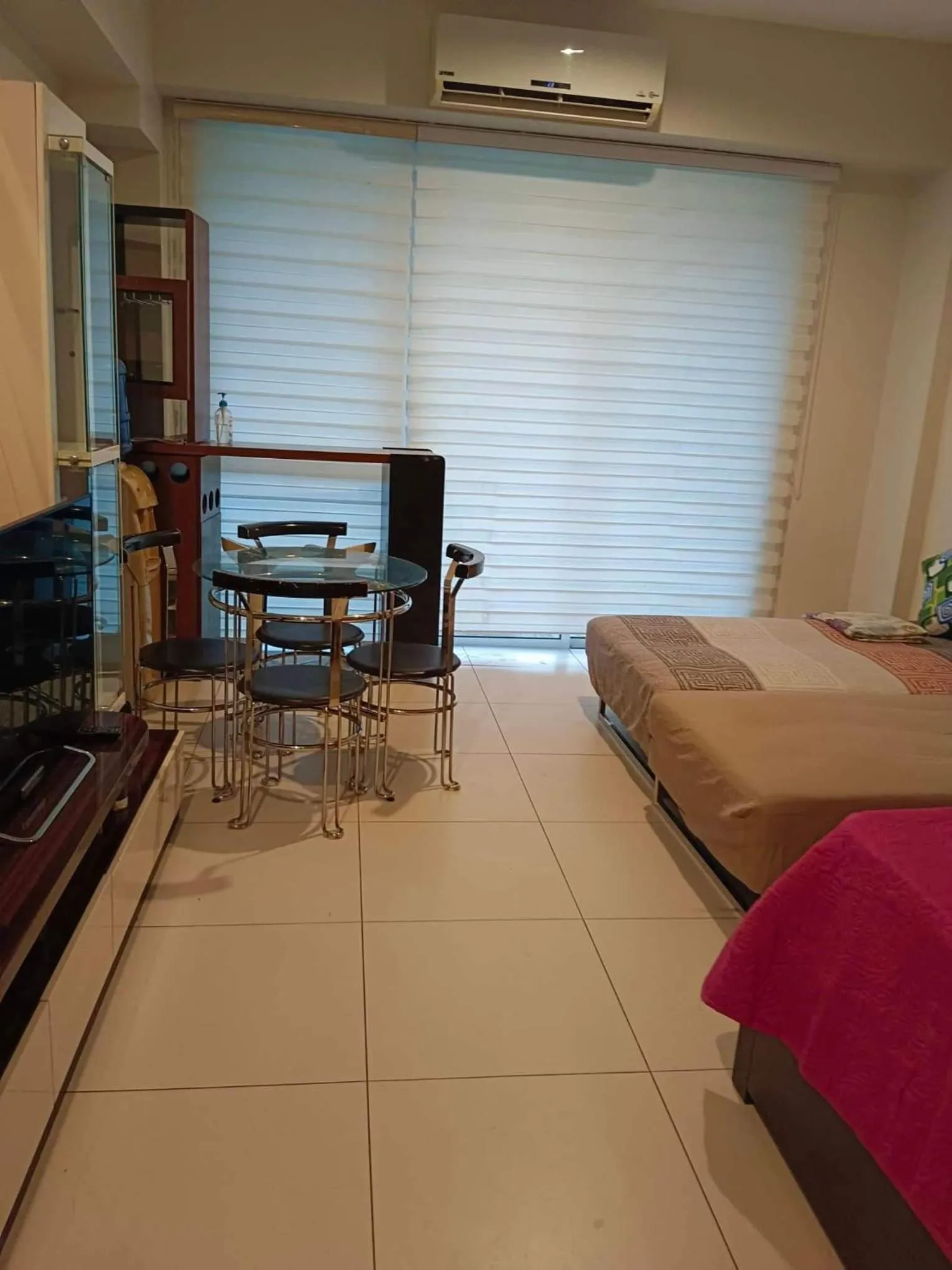 Bed in Pico Beach Front Condo