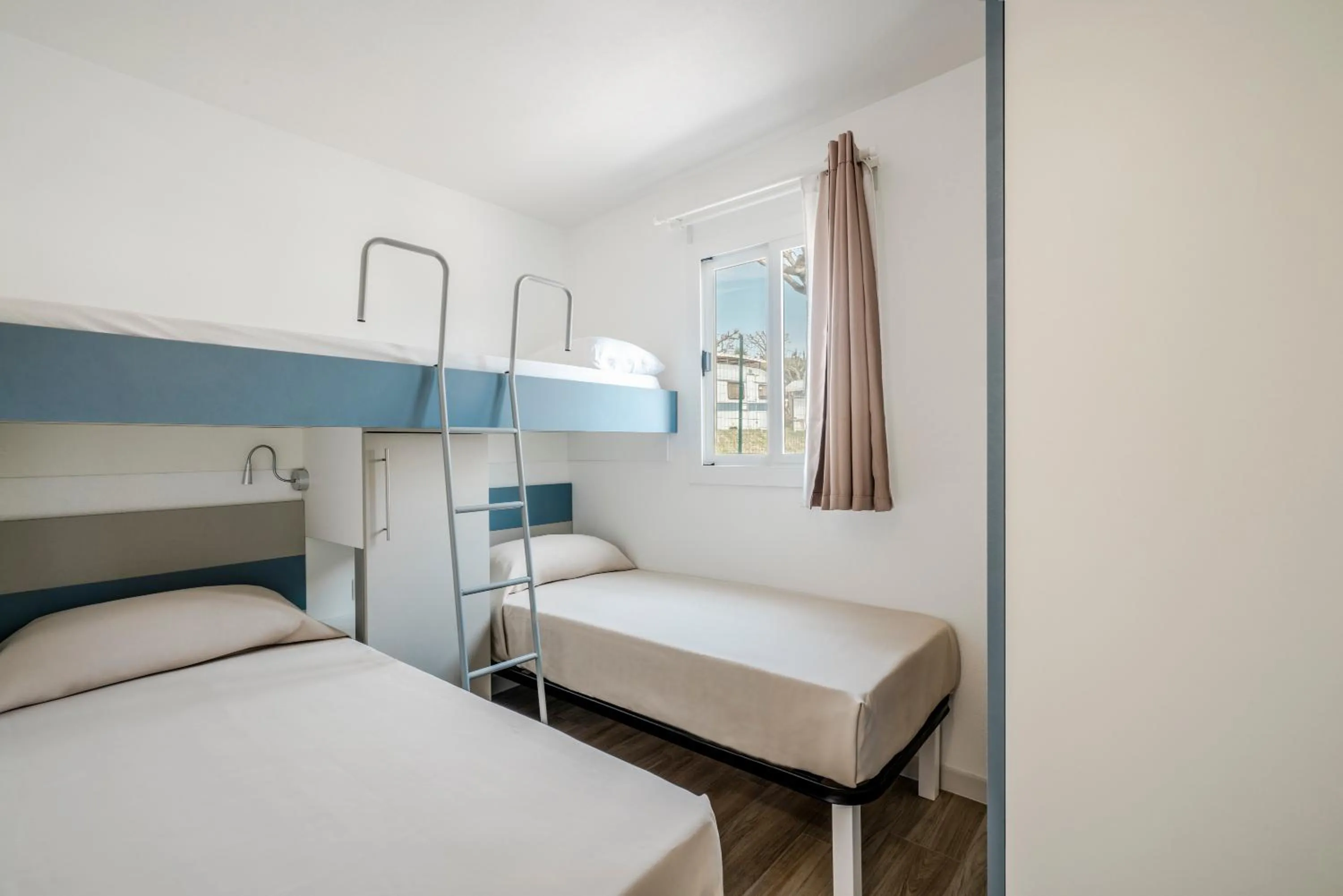 bunk bed, Bed in Onda Blu Resort