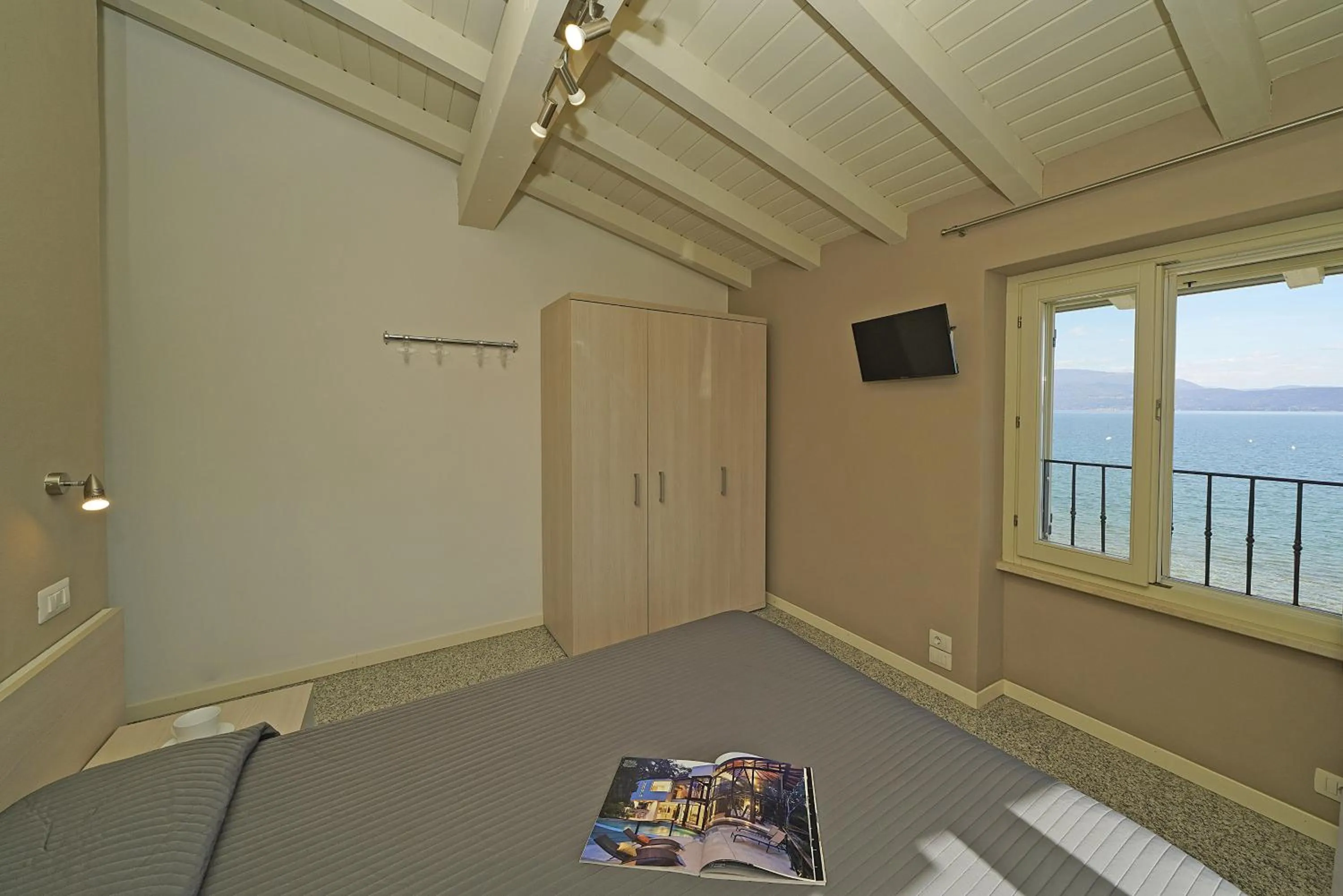 Bedroom in Onda Blu Resort