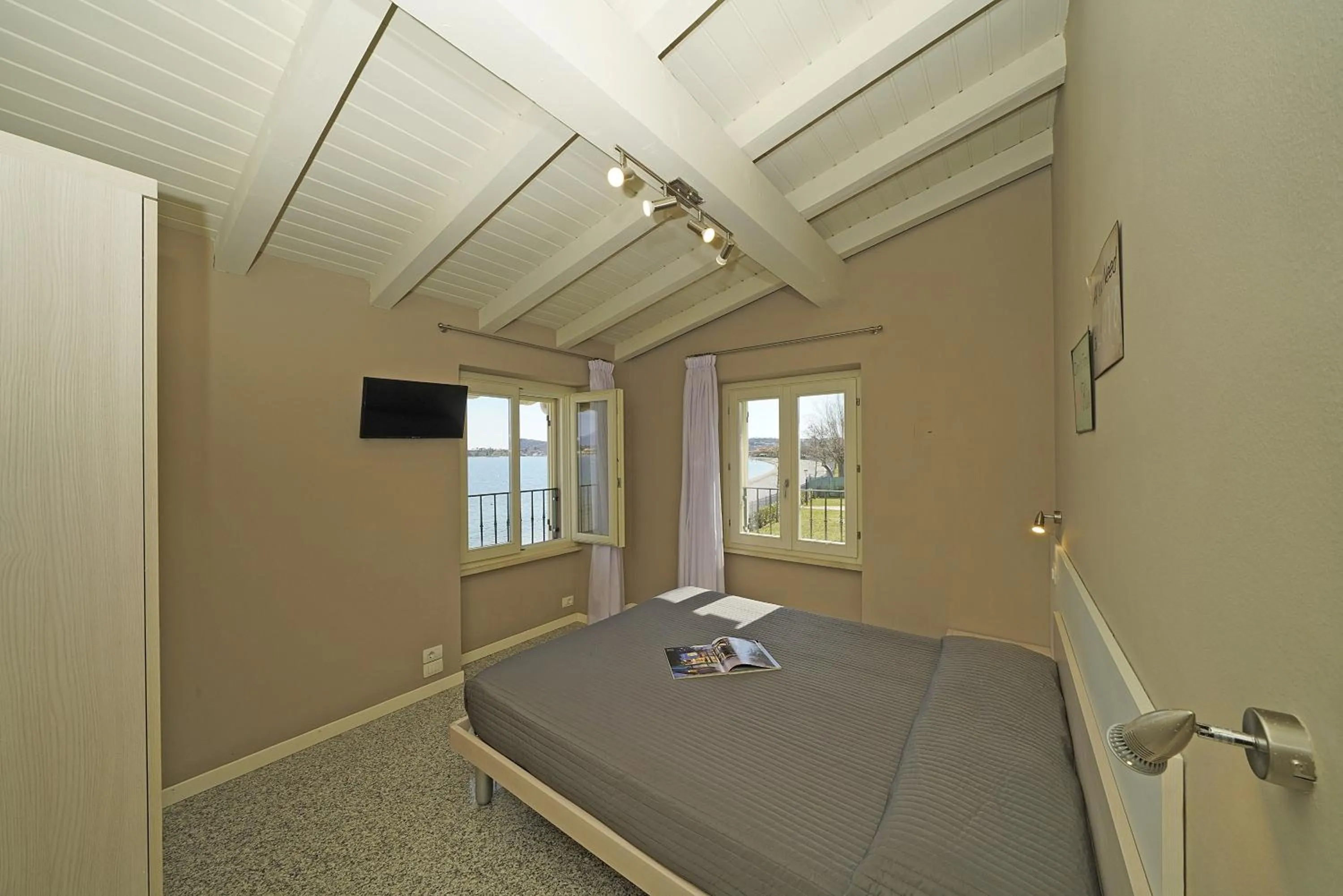 Bedroom, Bed in Onda Blu Resort