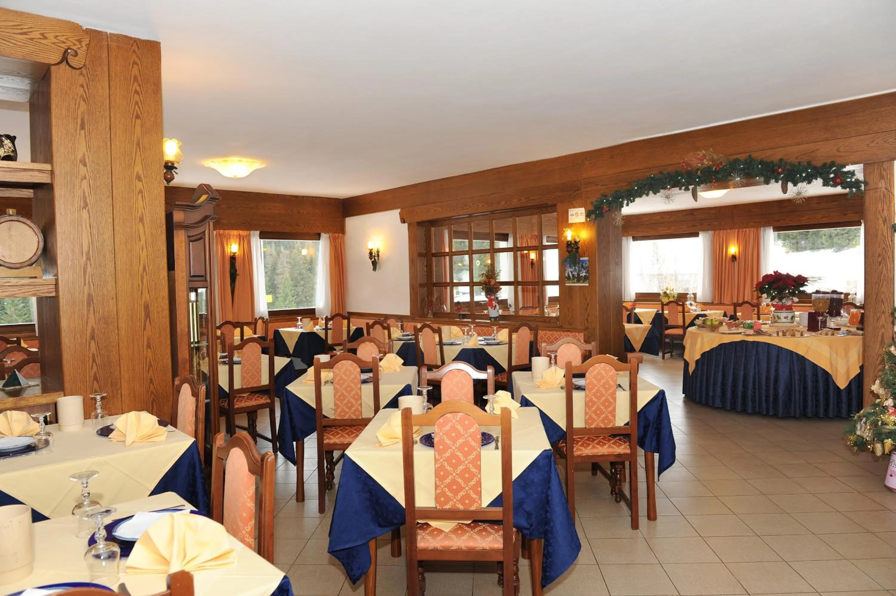 Restaurant/places to eat in Hotel Bucaneve