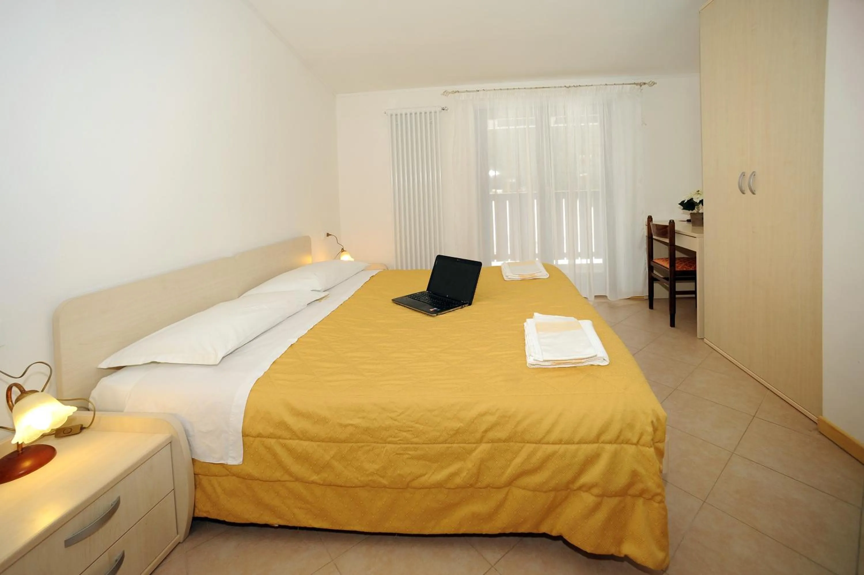 Photo of the whole room, Bed in Hotel Bucaneve