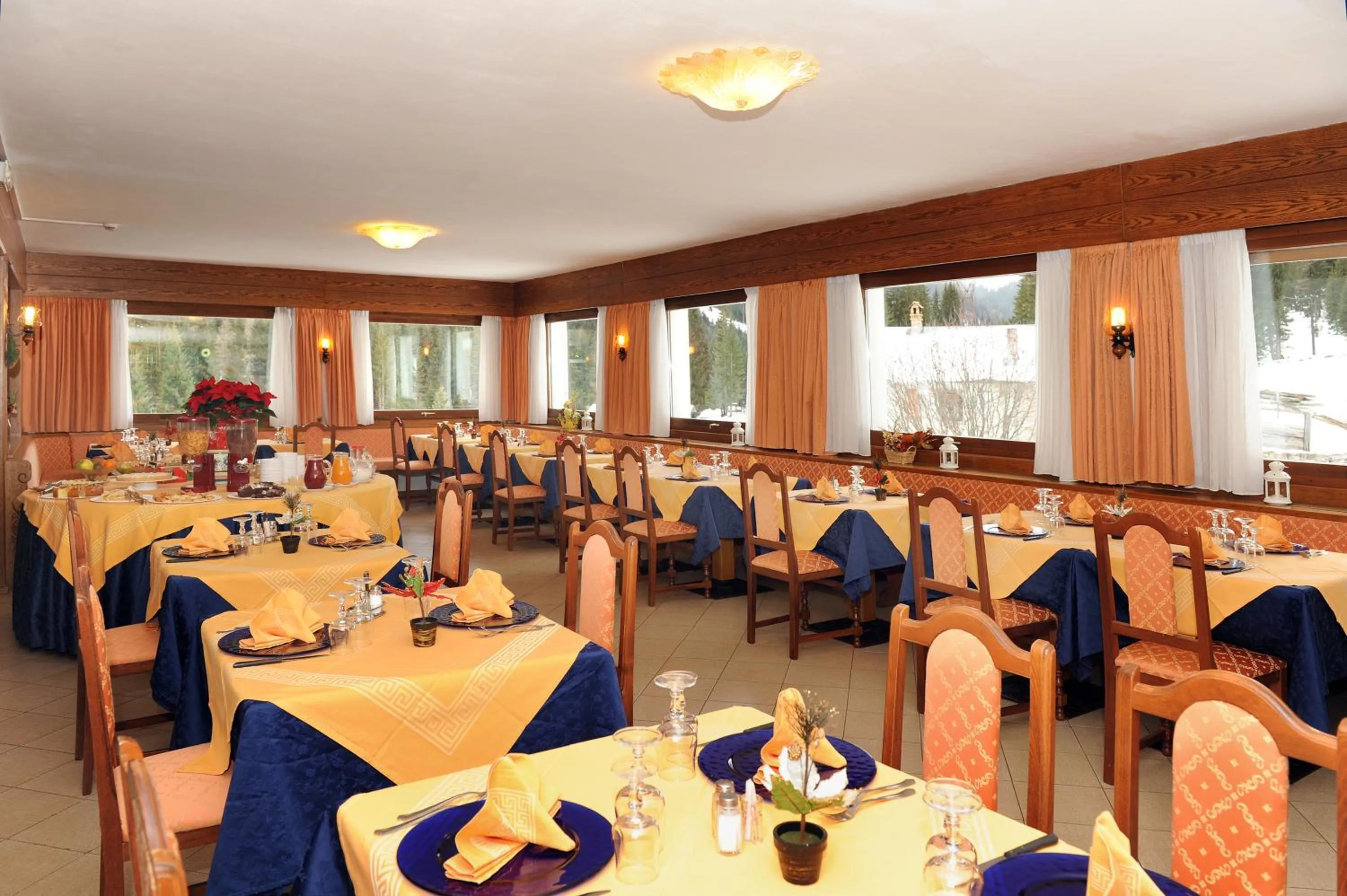 Restaurant/places to eat in Hotel Bucaneve