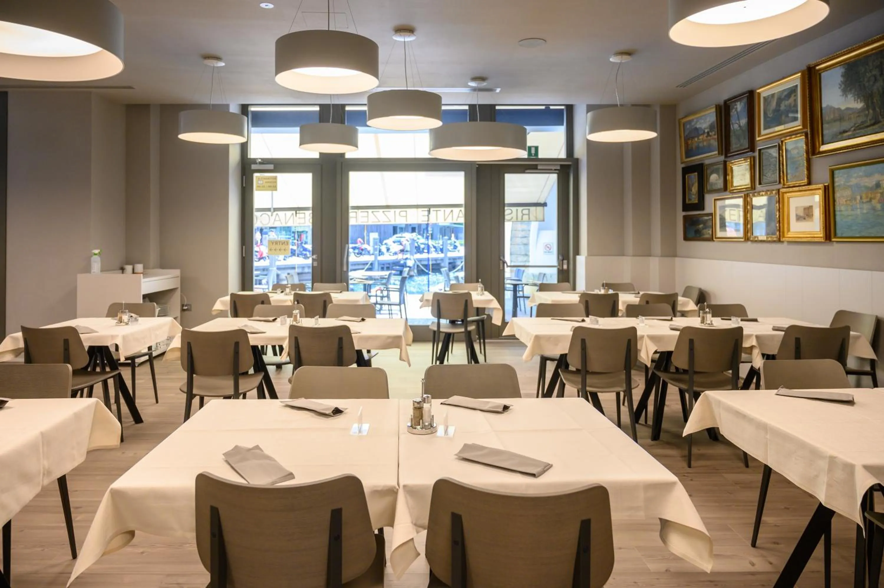 Restaurant/places to eat in Lake Hotel Benaco