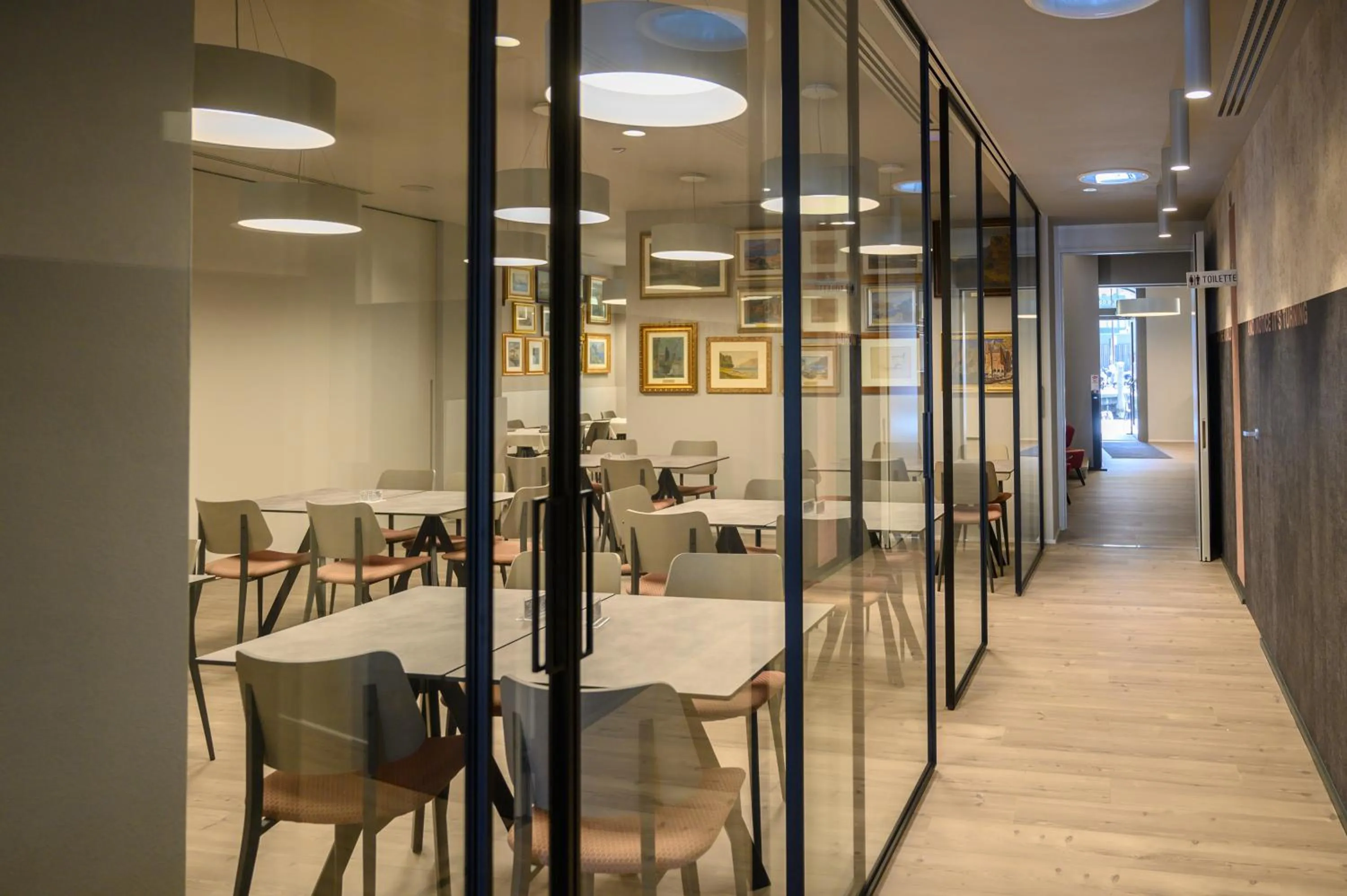 Lobby or reception in Lake Hotel Benaco