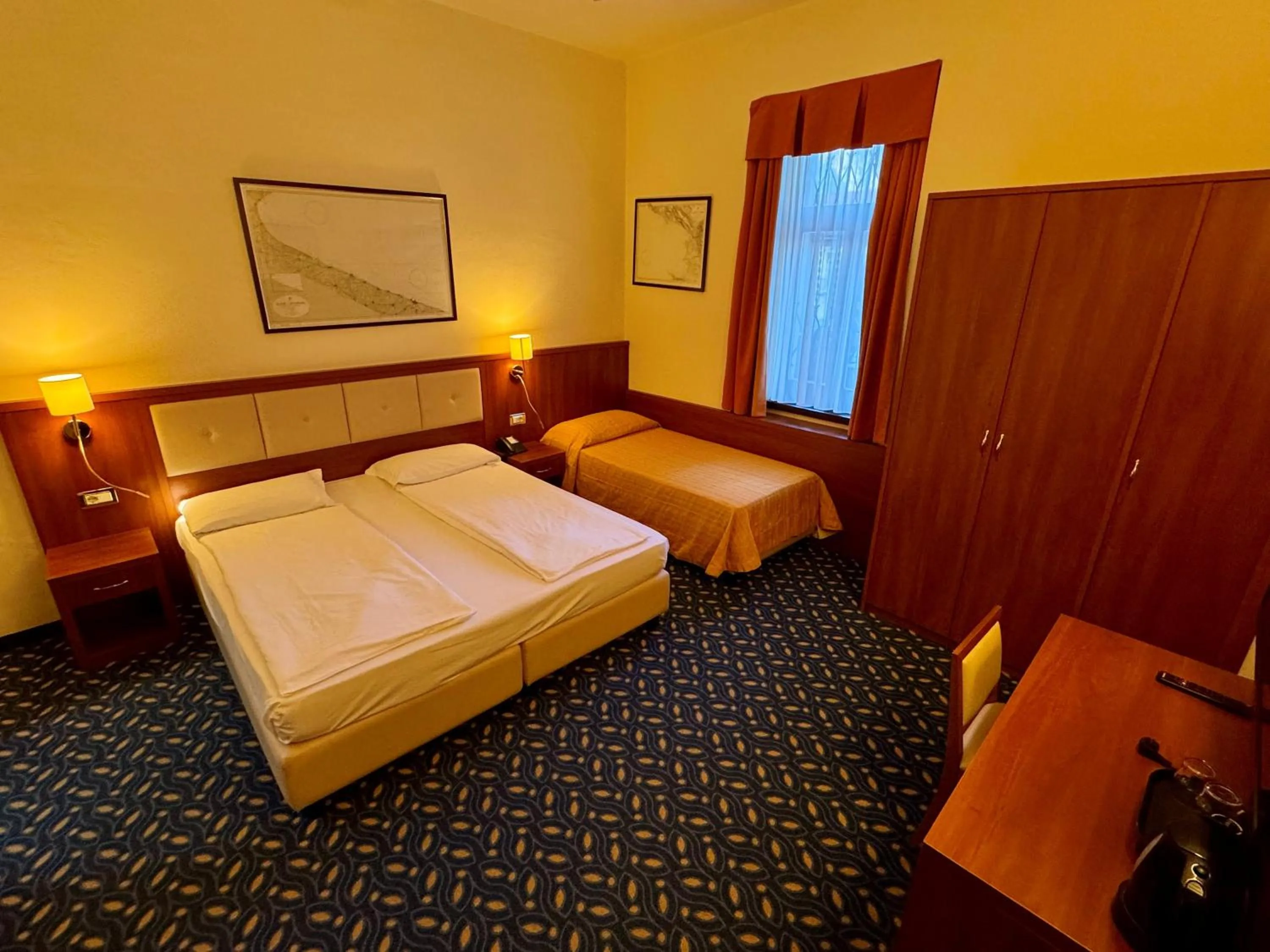 TV and multimedia, Bed in Lake Hotel Benaco