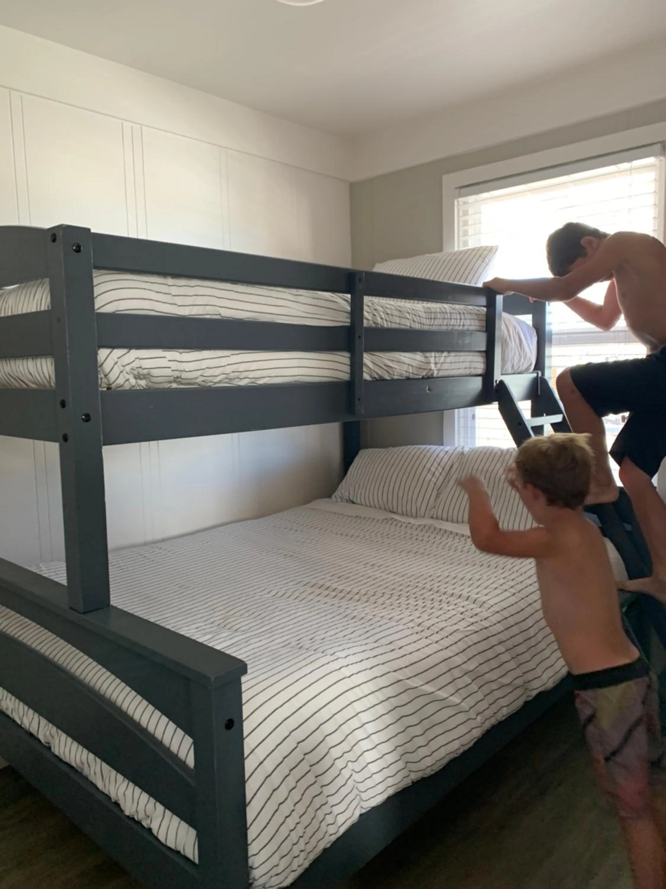 Family, Bed in Boardwalk Cottages