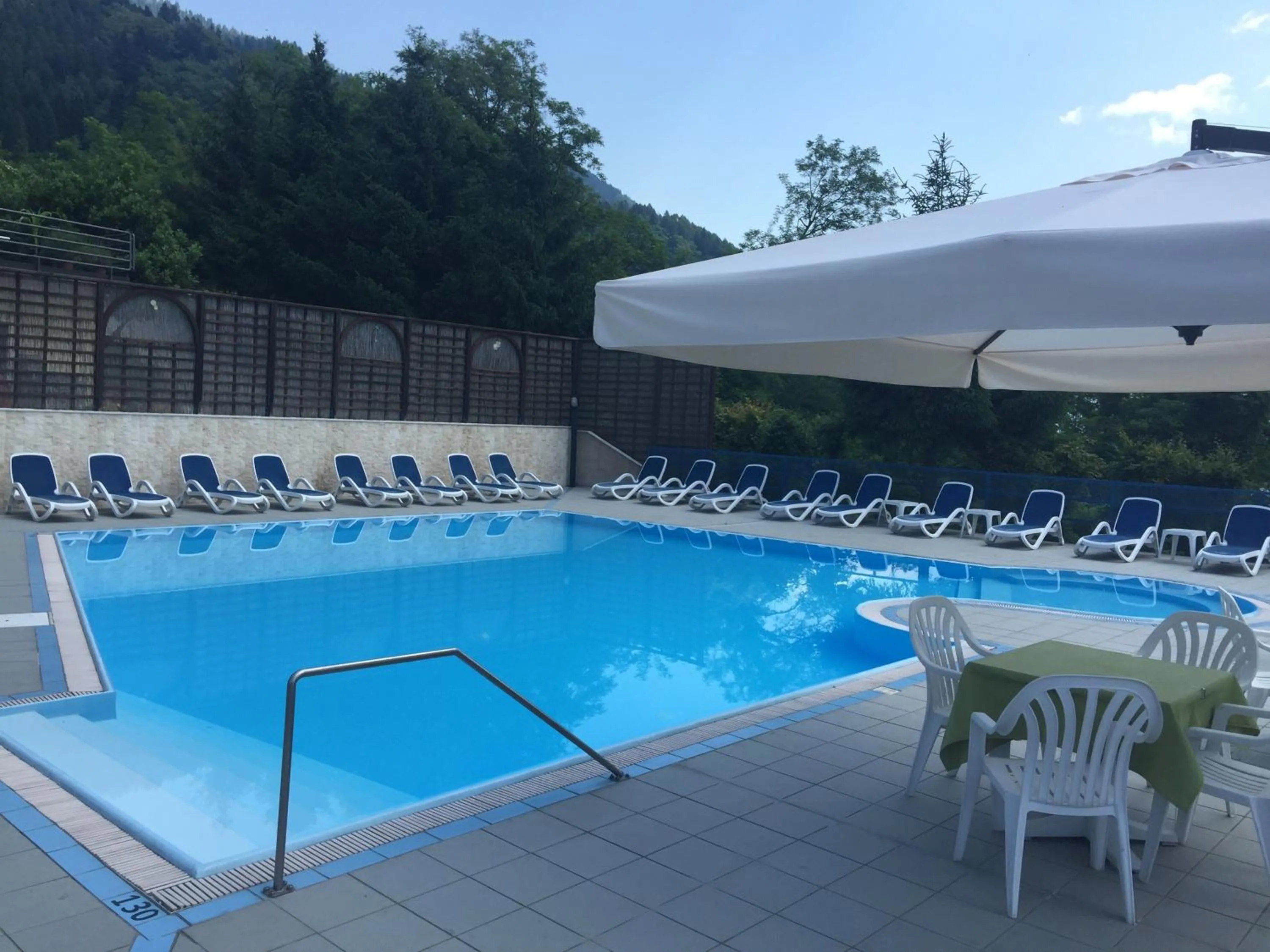 Swimming pool in Hotel Scaranò