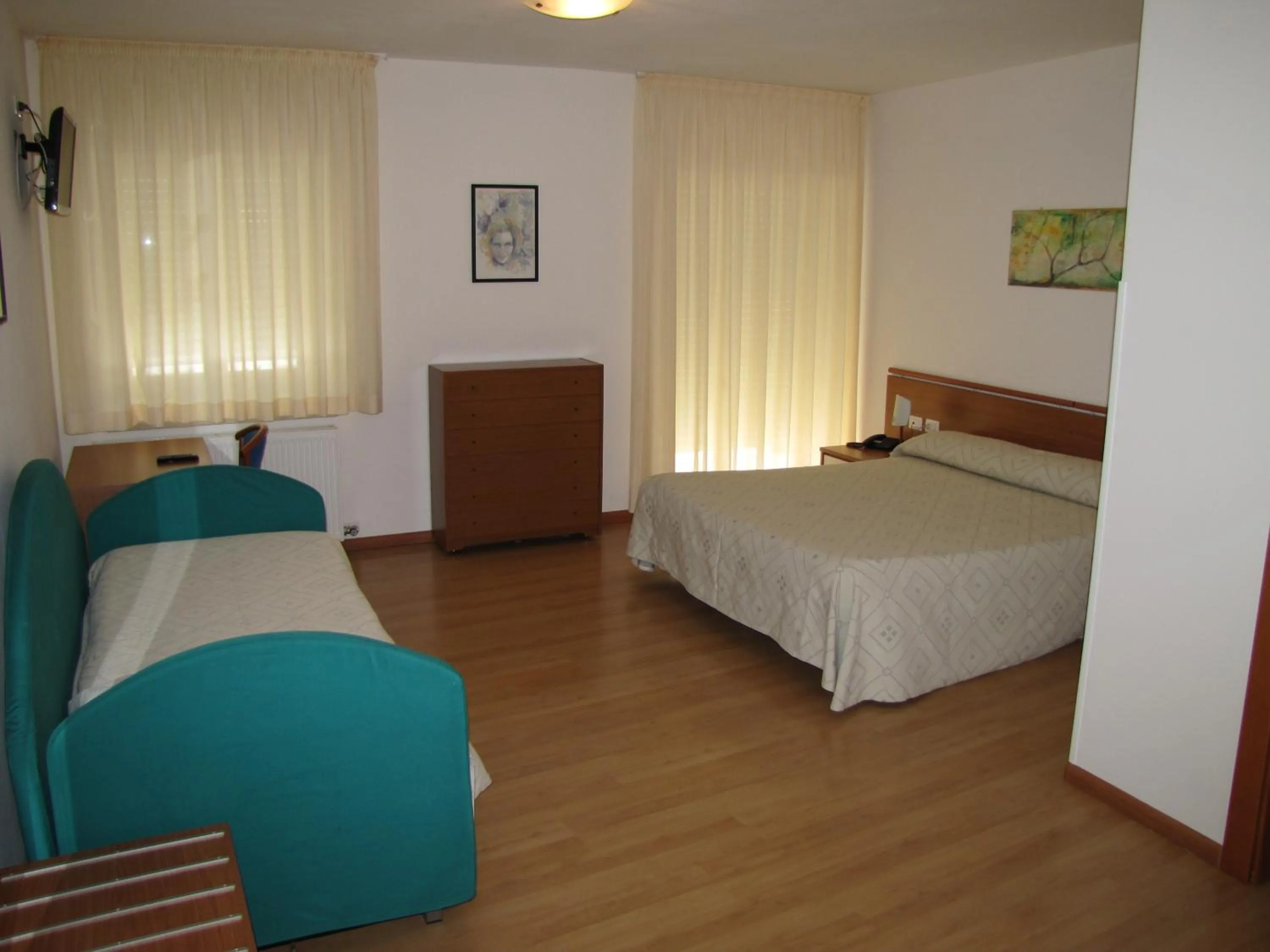 Photo of the whole room, Bed in Hotel Scaranò