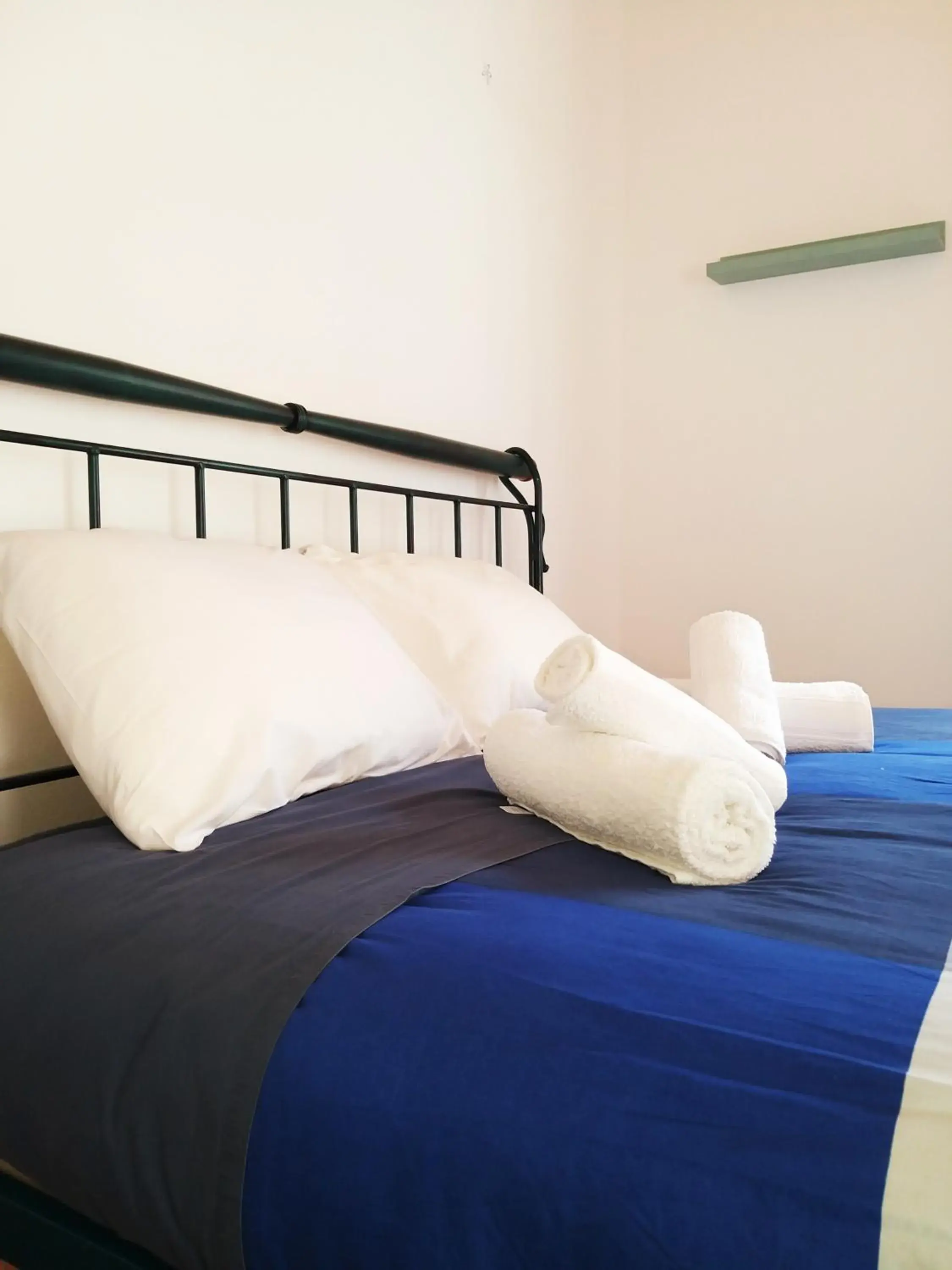 Double Room with Private Bathroom in Orange3 Hostel Double Room with Private Bathroom in Orange3 Hostel