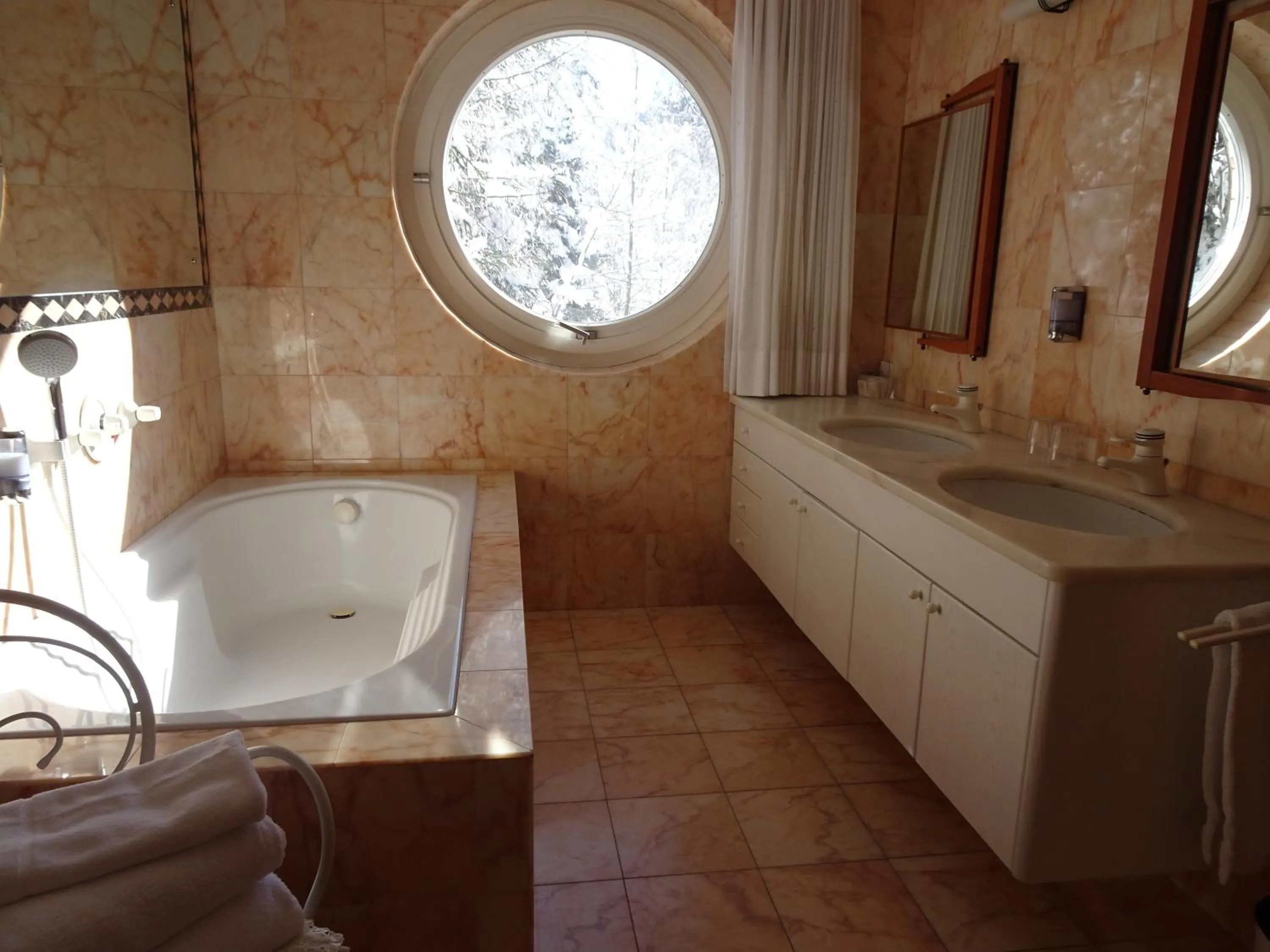 Bathroom in Parkhotel Sole Paradiso