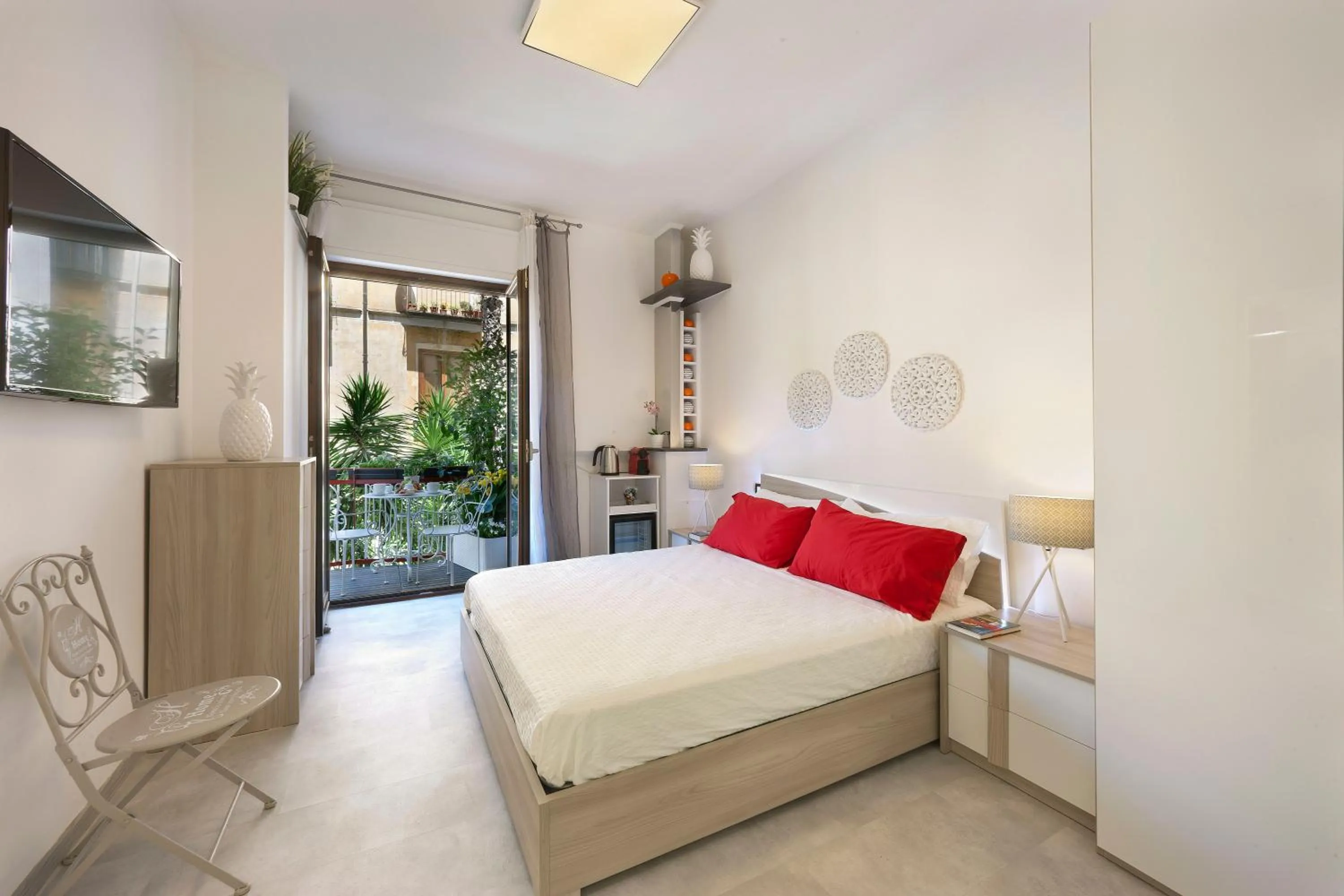 Photo of the whole room in Sorrento Flower Rooms