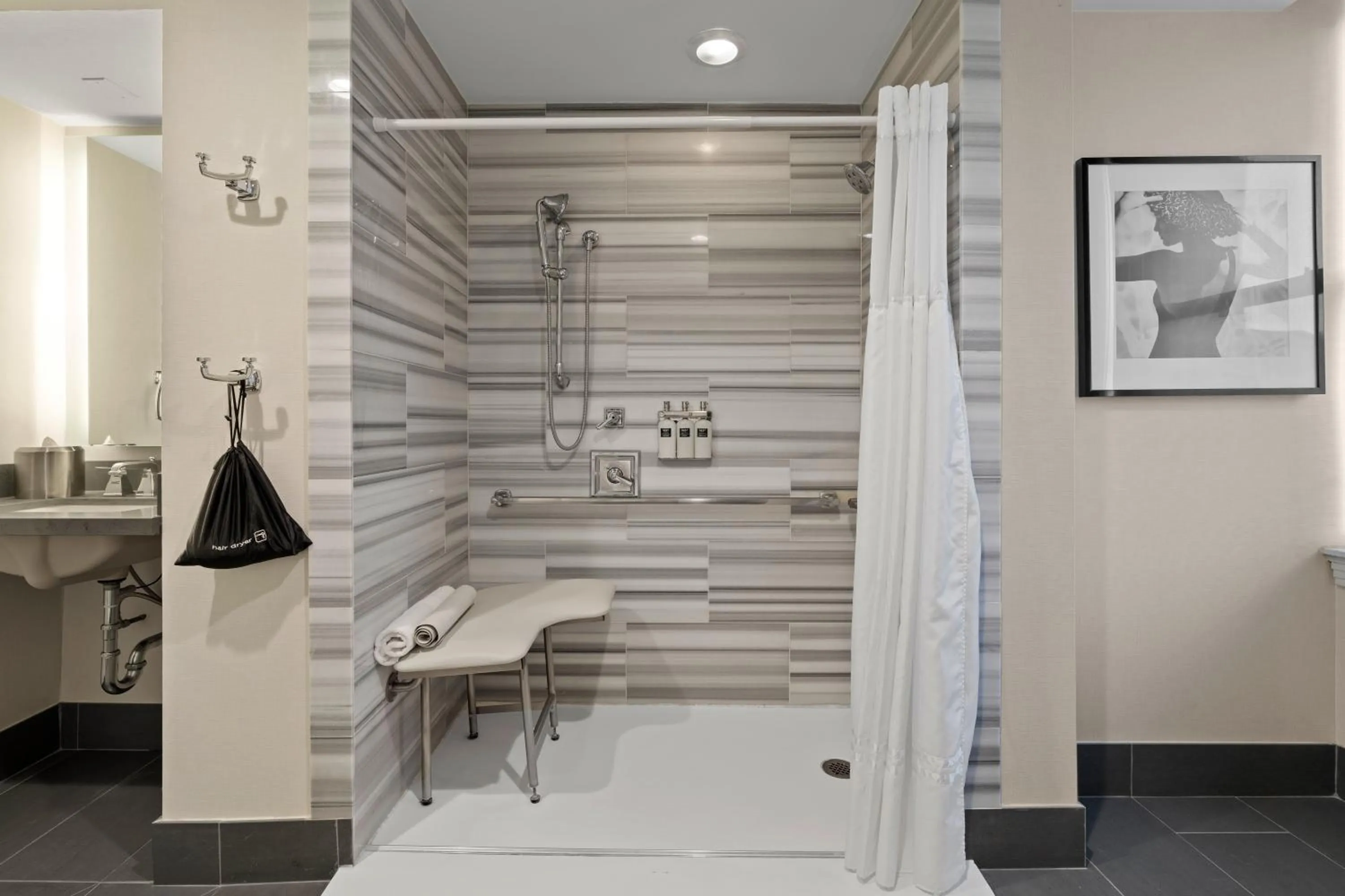 Bathroom in Hotel De Anza