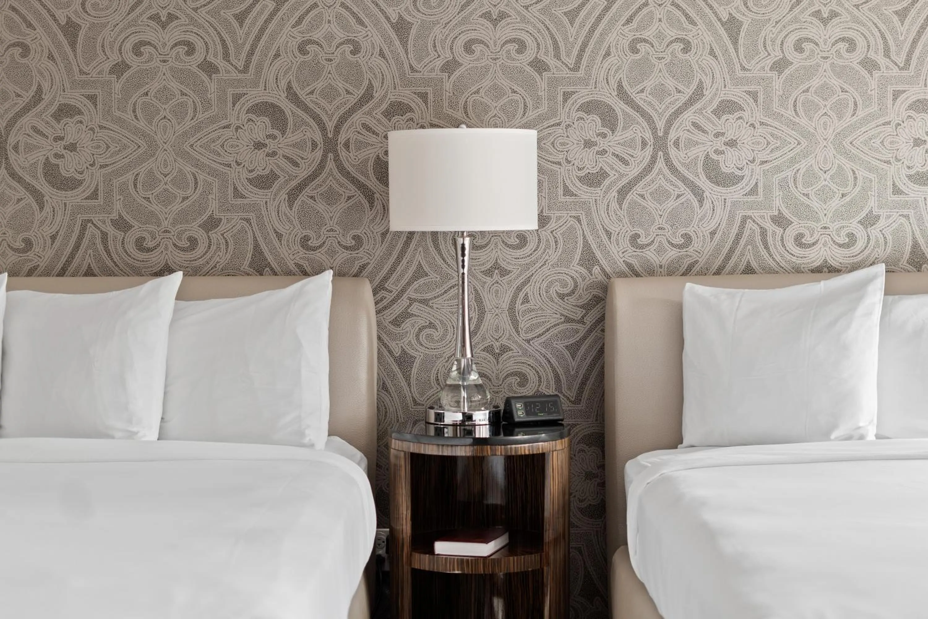 Bed in Hotel De Anza