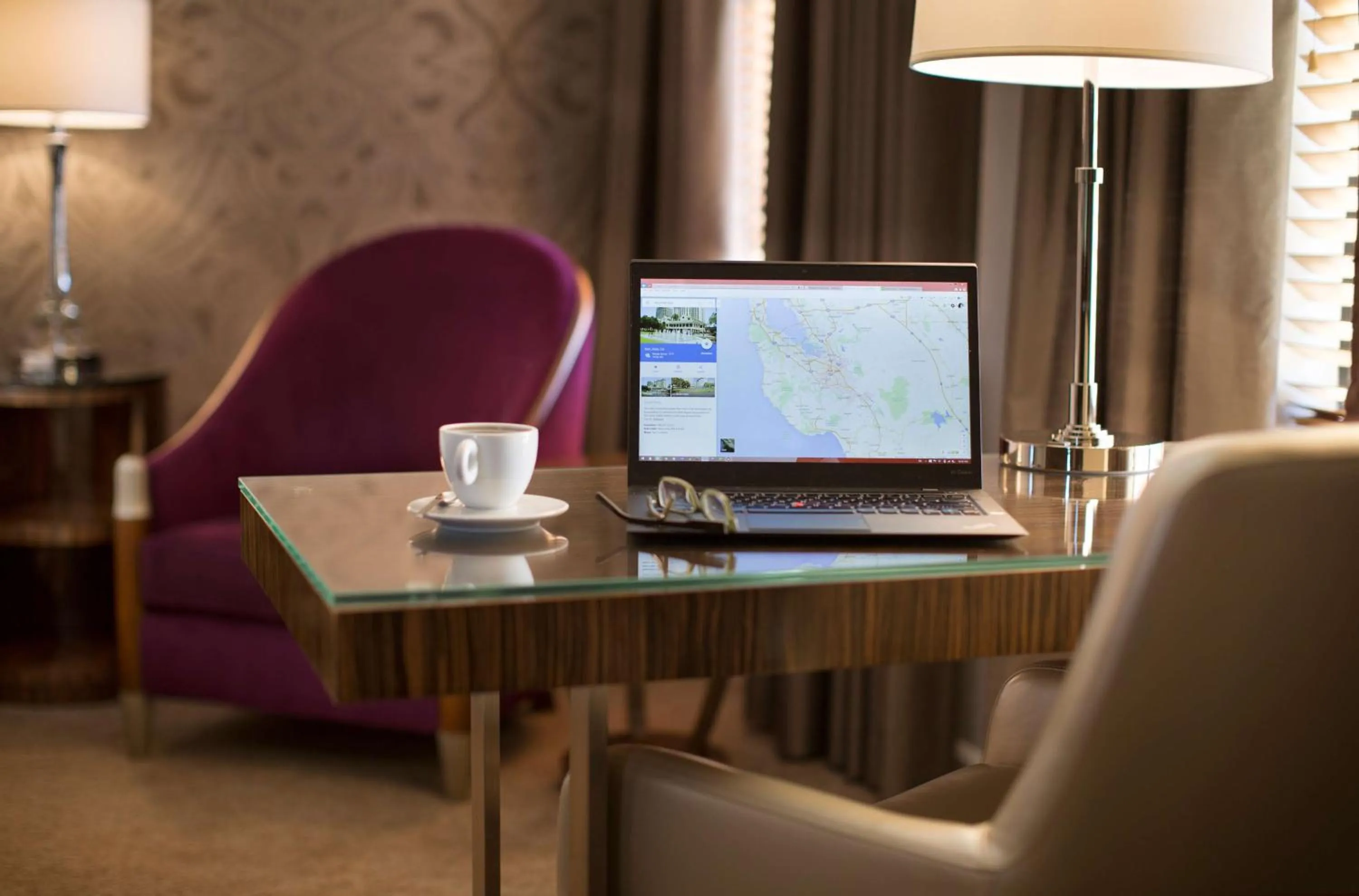 Bedroom in Hotel De Anza