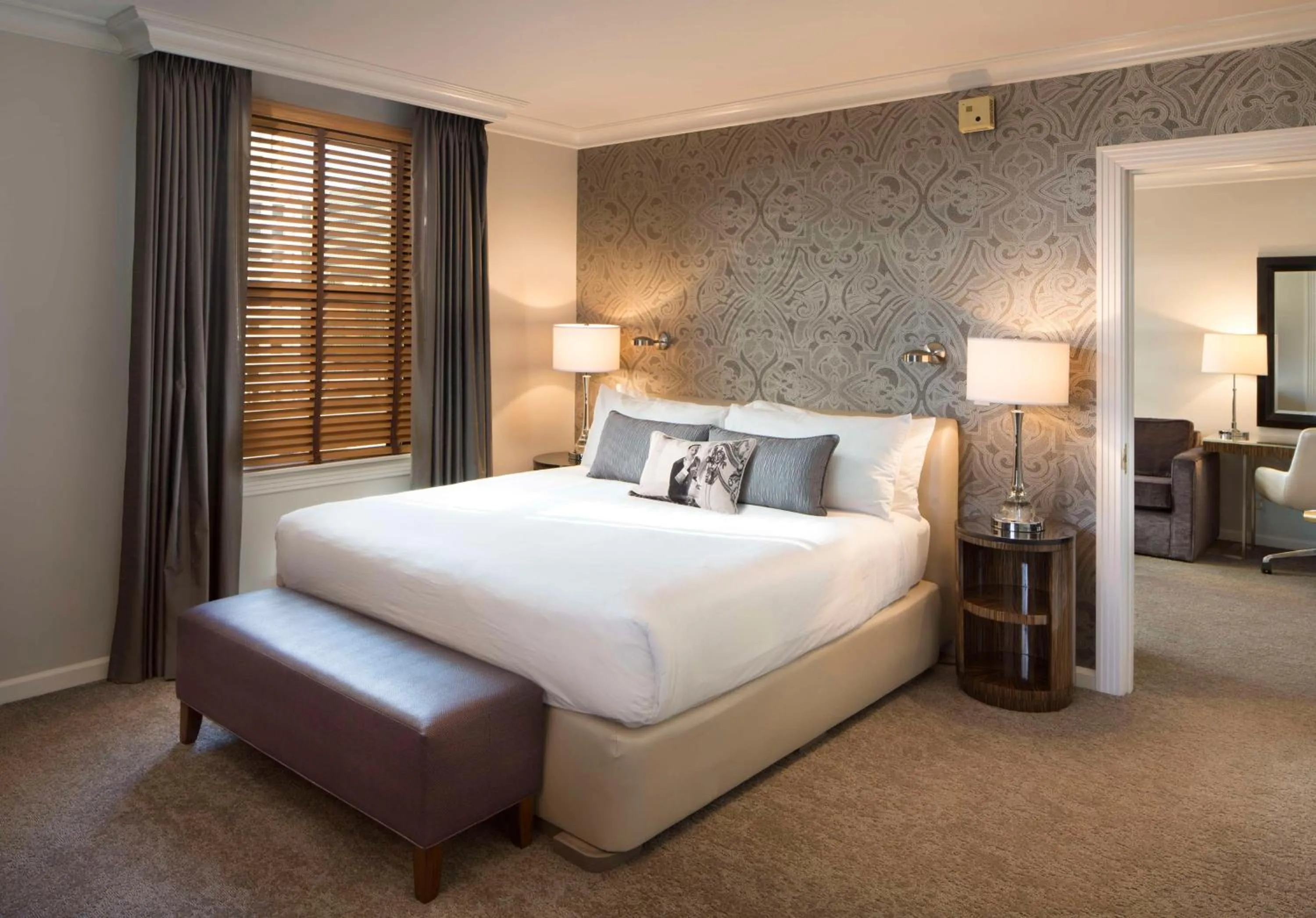 Photo of the whole room, Bed in Hotel De Anza