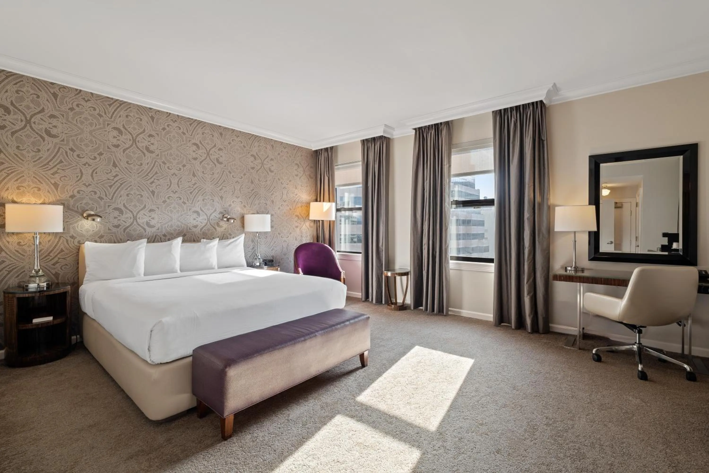 Bed in Hotel De Anza