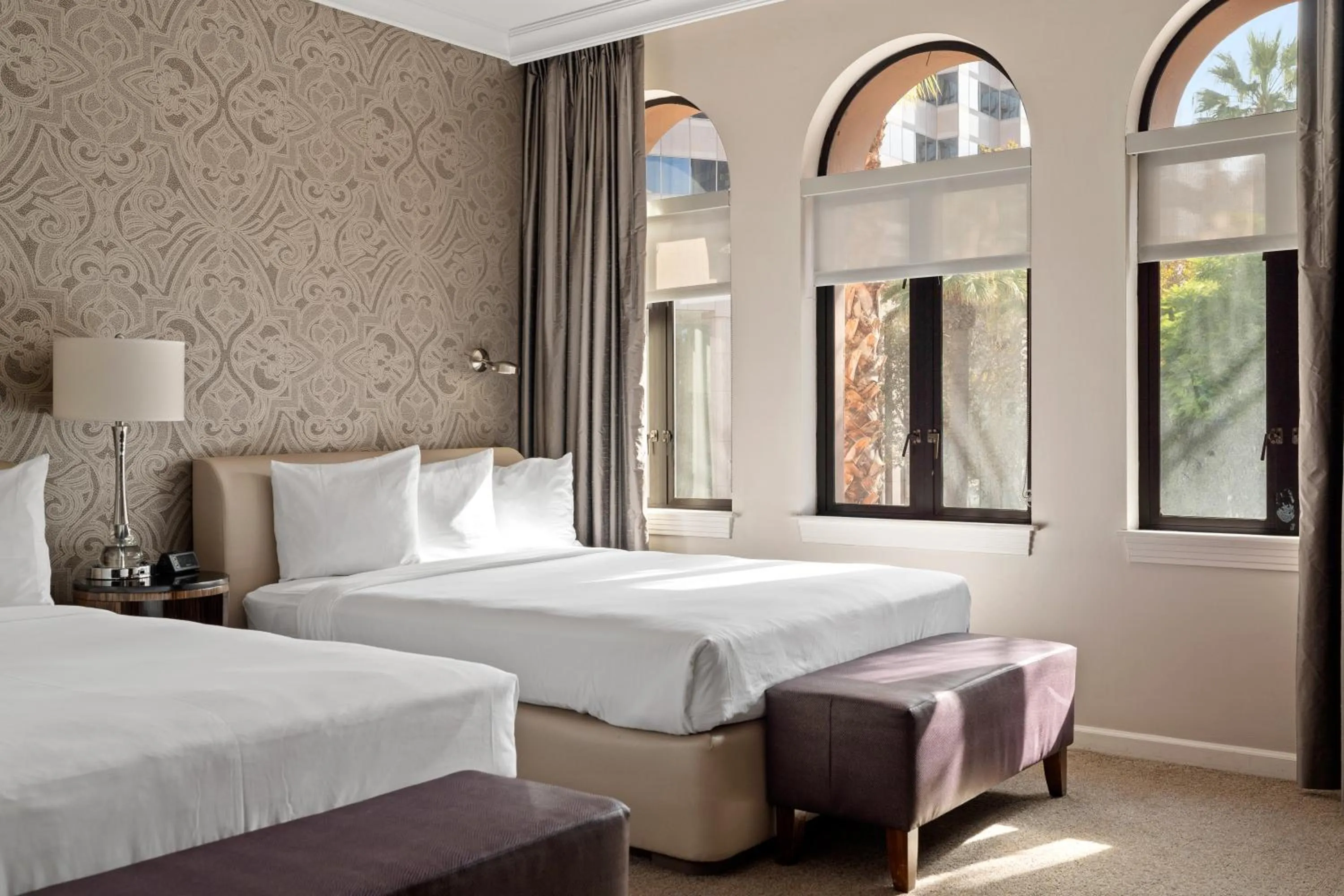 Bed in Hotel De Anza