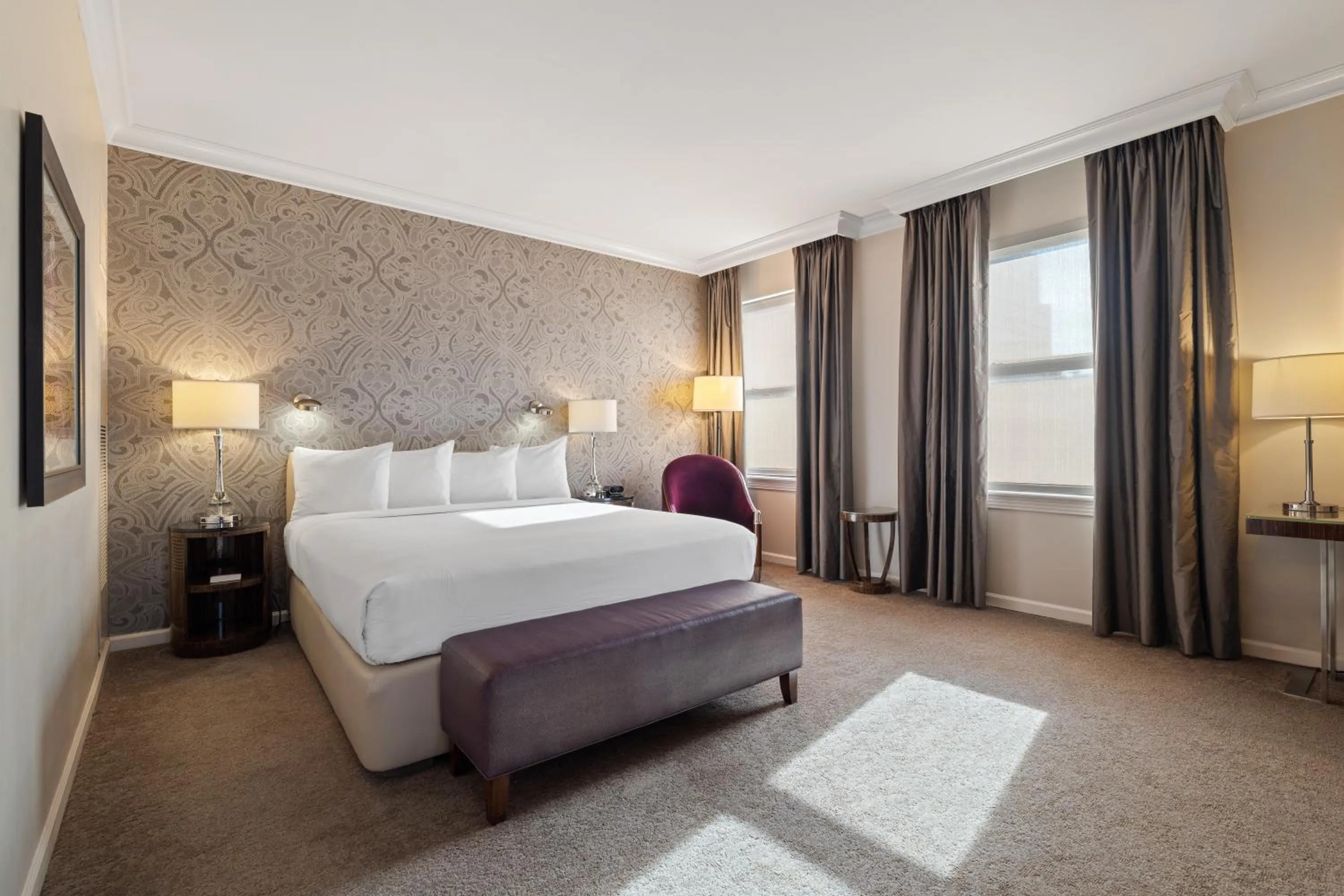 Bed in Hotel De Anza