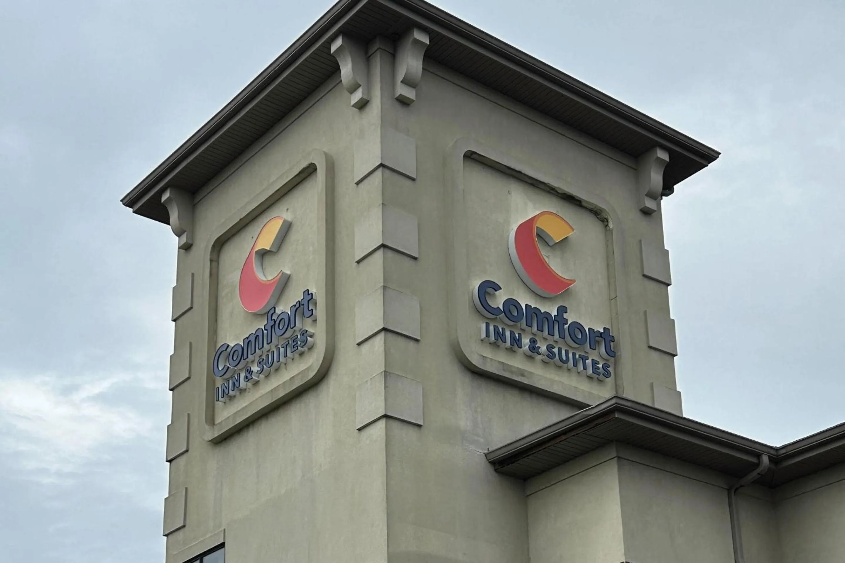 Property building in Comfort Inn & Suites West Chester - North Cincinnati
