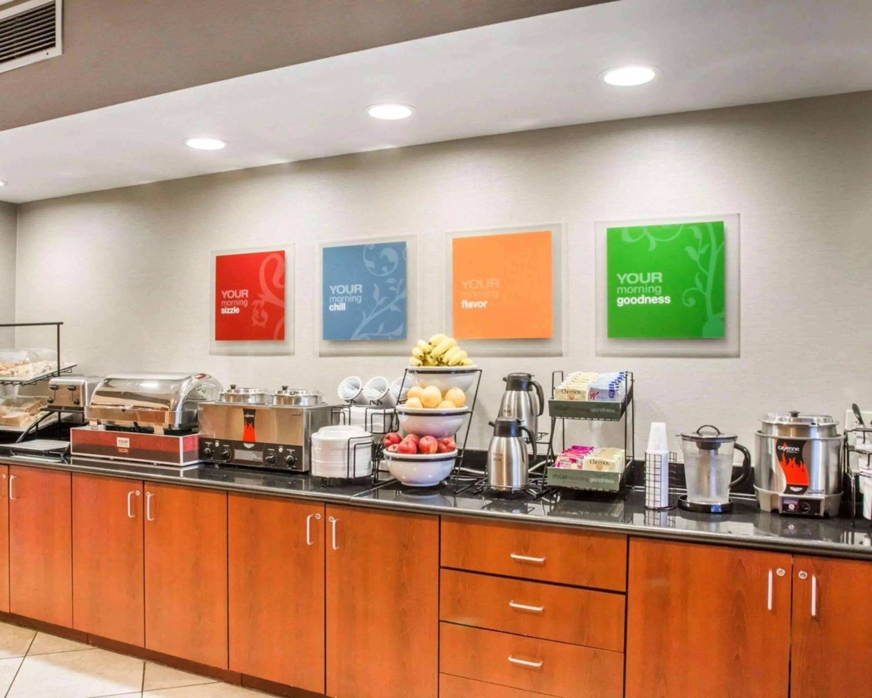 Breakfast in Comfort Inn & Suites West Chester - North Cincinnati
