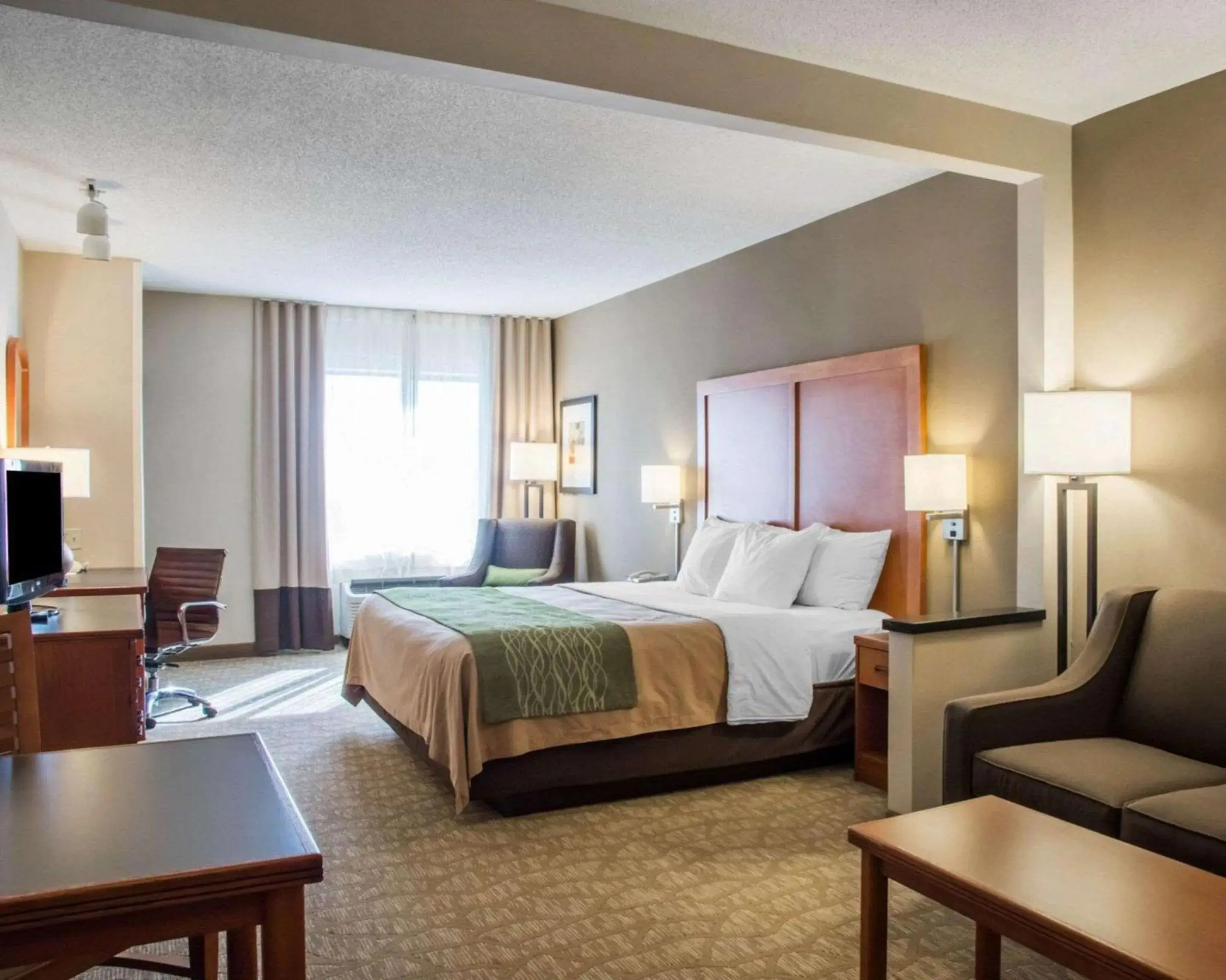 King Suite in Comfort Inn & Suites West Chester - North Cincinnati King Suite in Comfort Inn & Suites West Chester - North Cincinnati