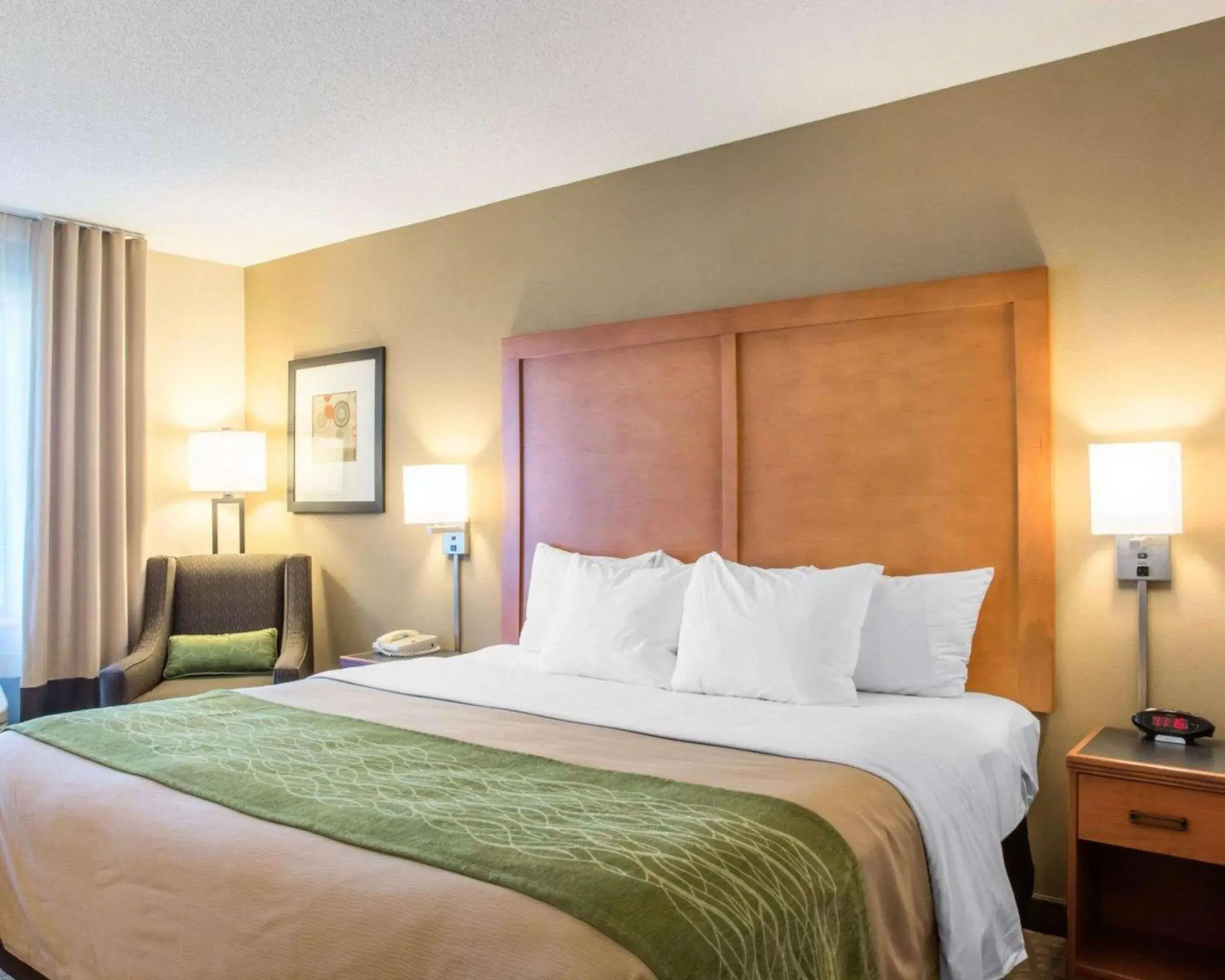 King Room - Accessible/Non-Smoking in Comfort Inn & Suites West Chester - North Cincinnati King Room - Accessible/Non-Smoking in Comfort Inn & Suites West Chester - North Cincinnati