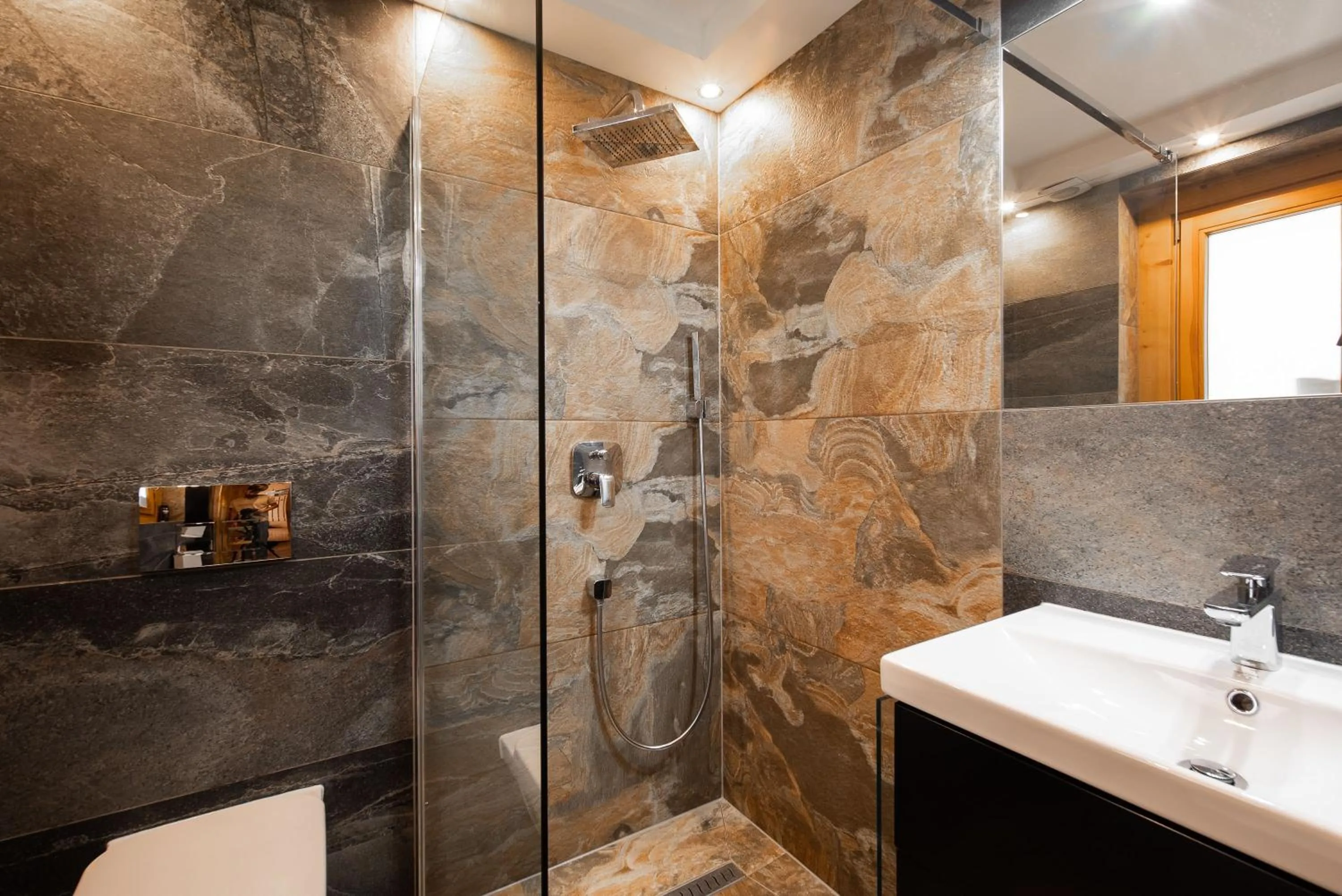 Shower in Willa Turnia