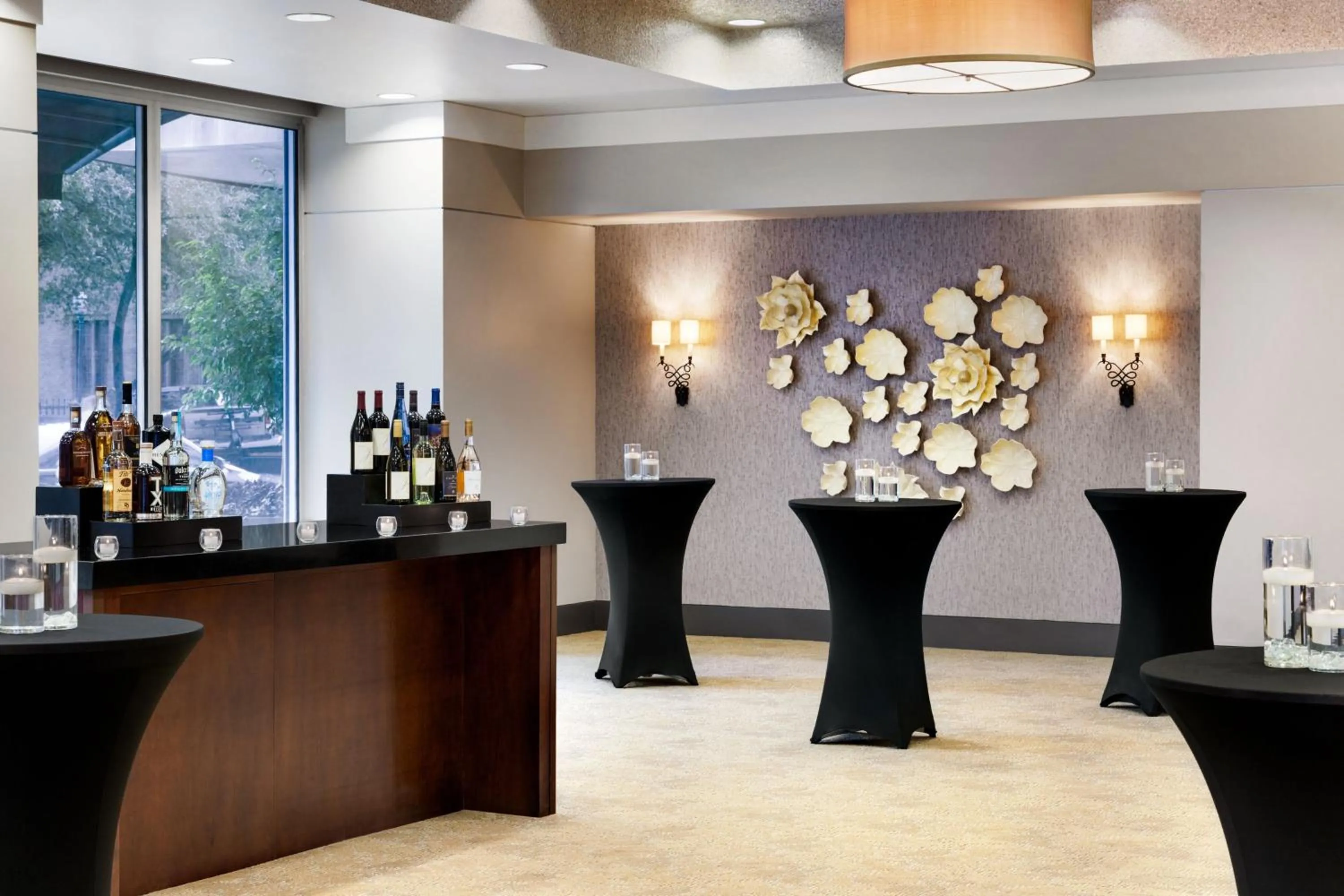 Lobby or reception in Magnolia Hotel Houston, a Tribute Portfolio Hotel