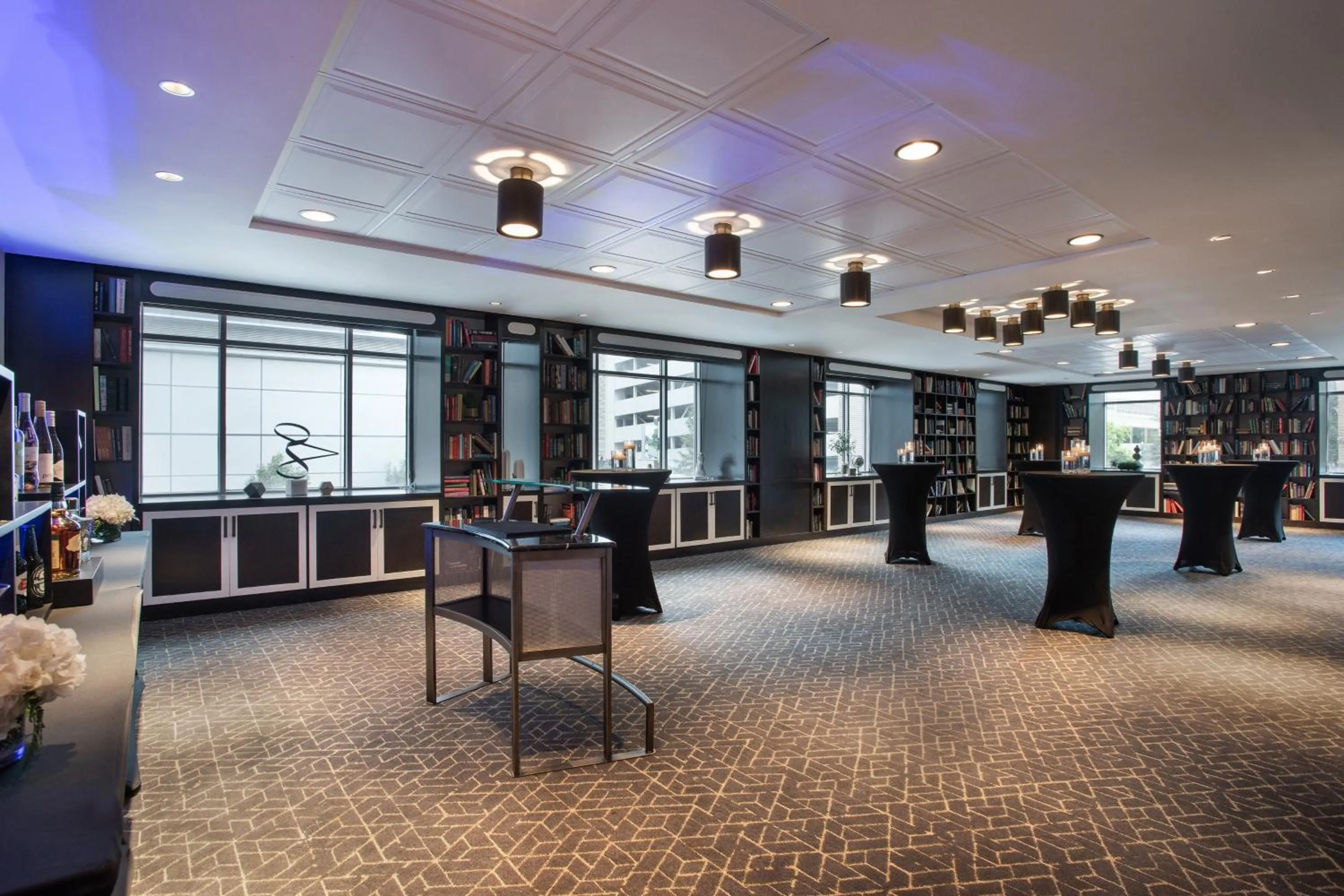 Meeting/conference room in Magnolia Hotel Houston, a Tribute Portfolio Hotel