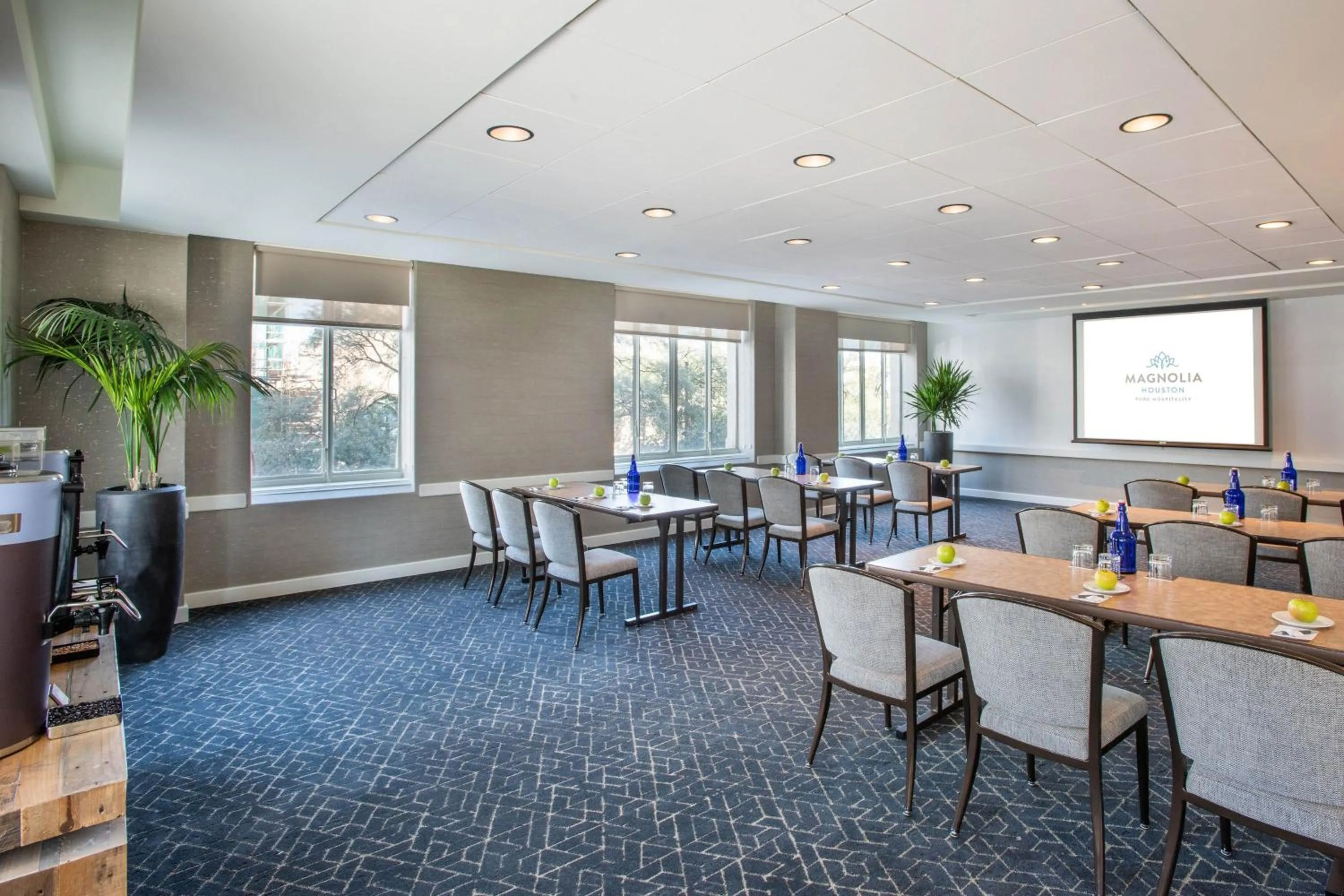 Meeting/conference room in Magnolia Hotel Houston, a Tribute Portfolio Hotel
