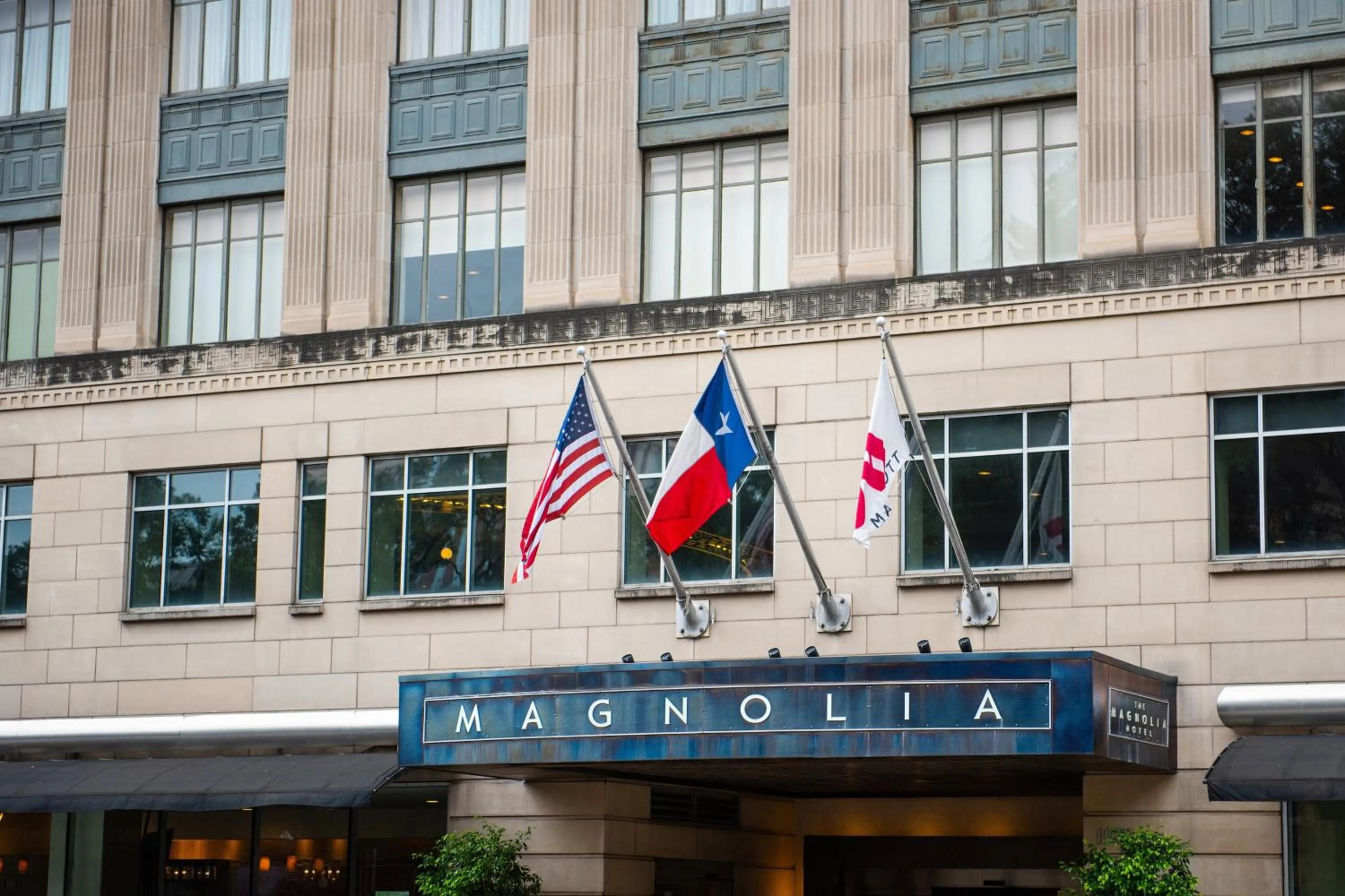 Property building in Magnolia Hotel Houston, a Tribute Portfolio Hotel