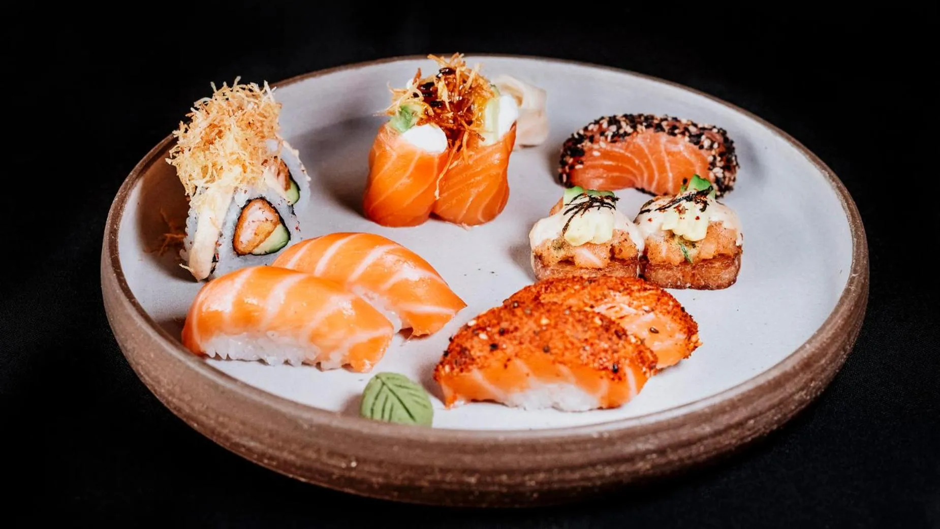 Restaurant/places to eat in Basia Hotel & Sushi