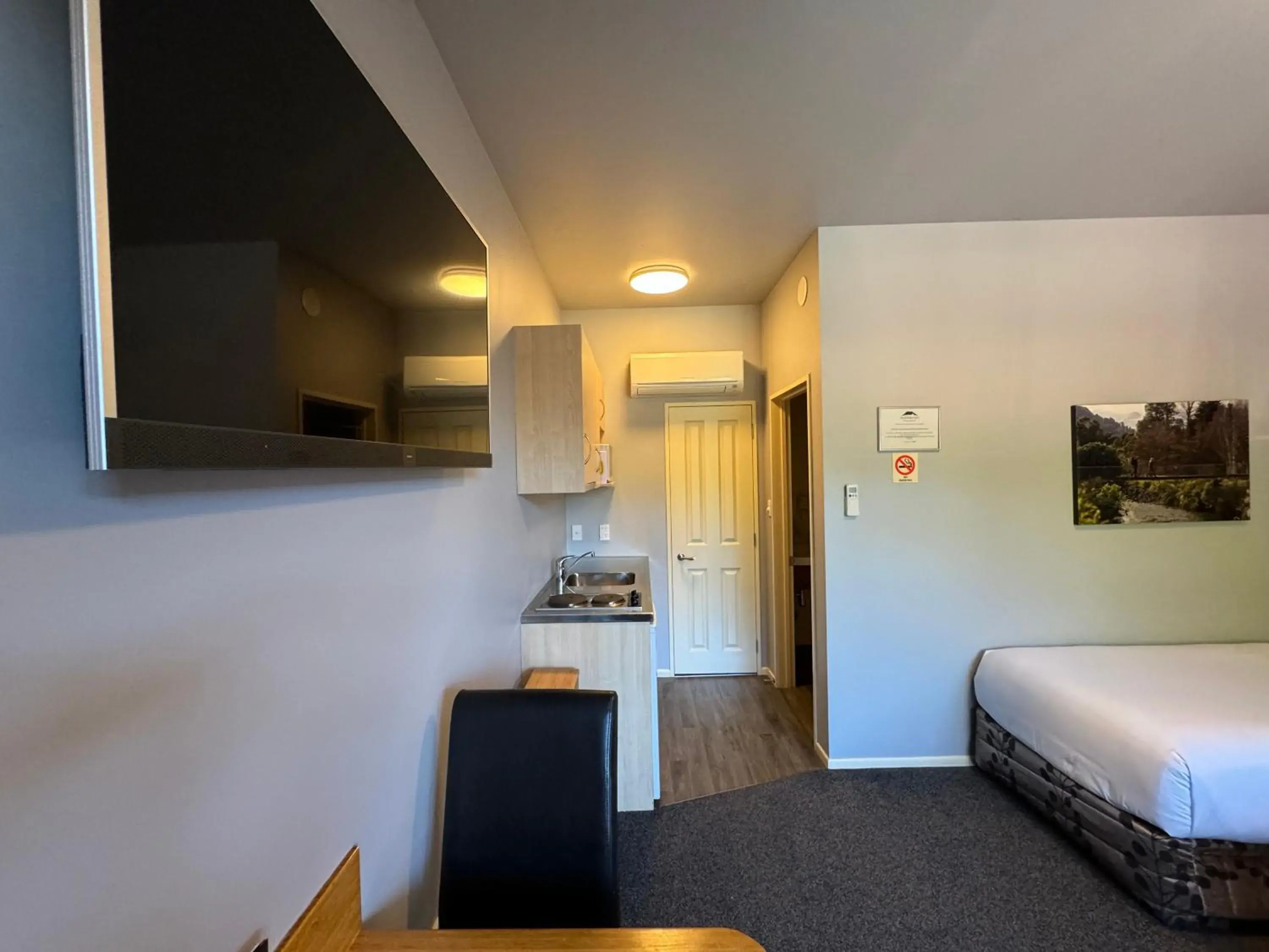 Economy Studio in Snowhaven Economy Studio in Snowhaven