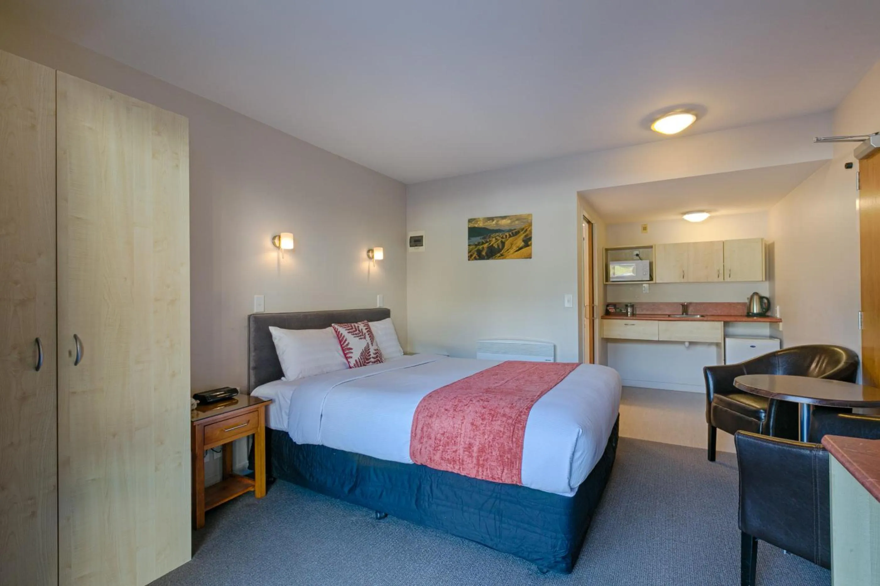 Photo of the whole room, Bed in Bella Vista Motel Franz Josef Glacier