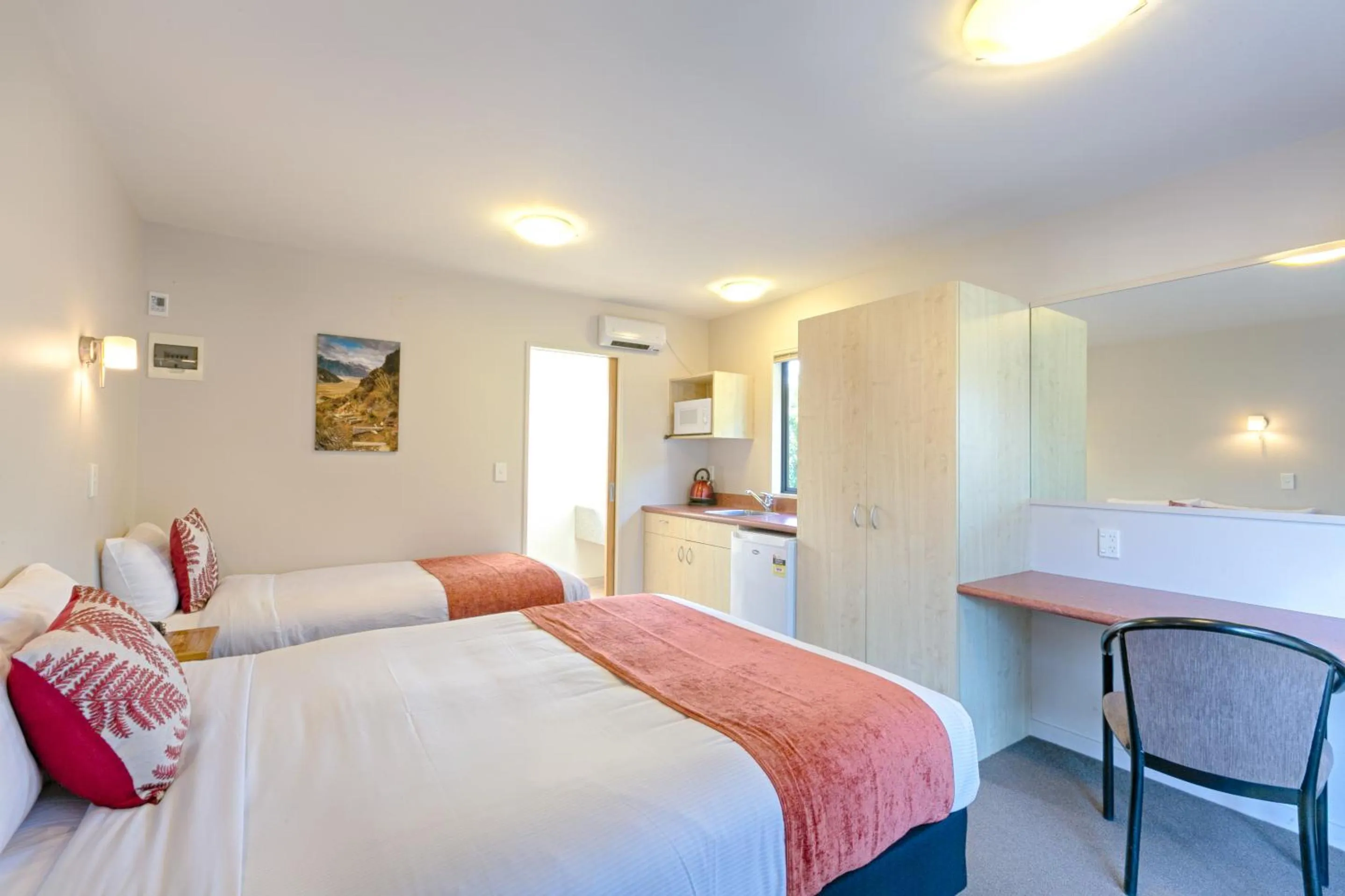 Photo of the whole room, Bed in Bella Vista Motel Franz Josef Glacier